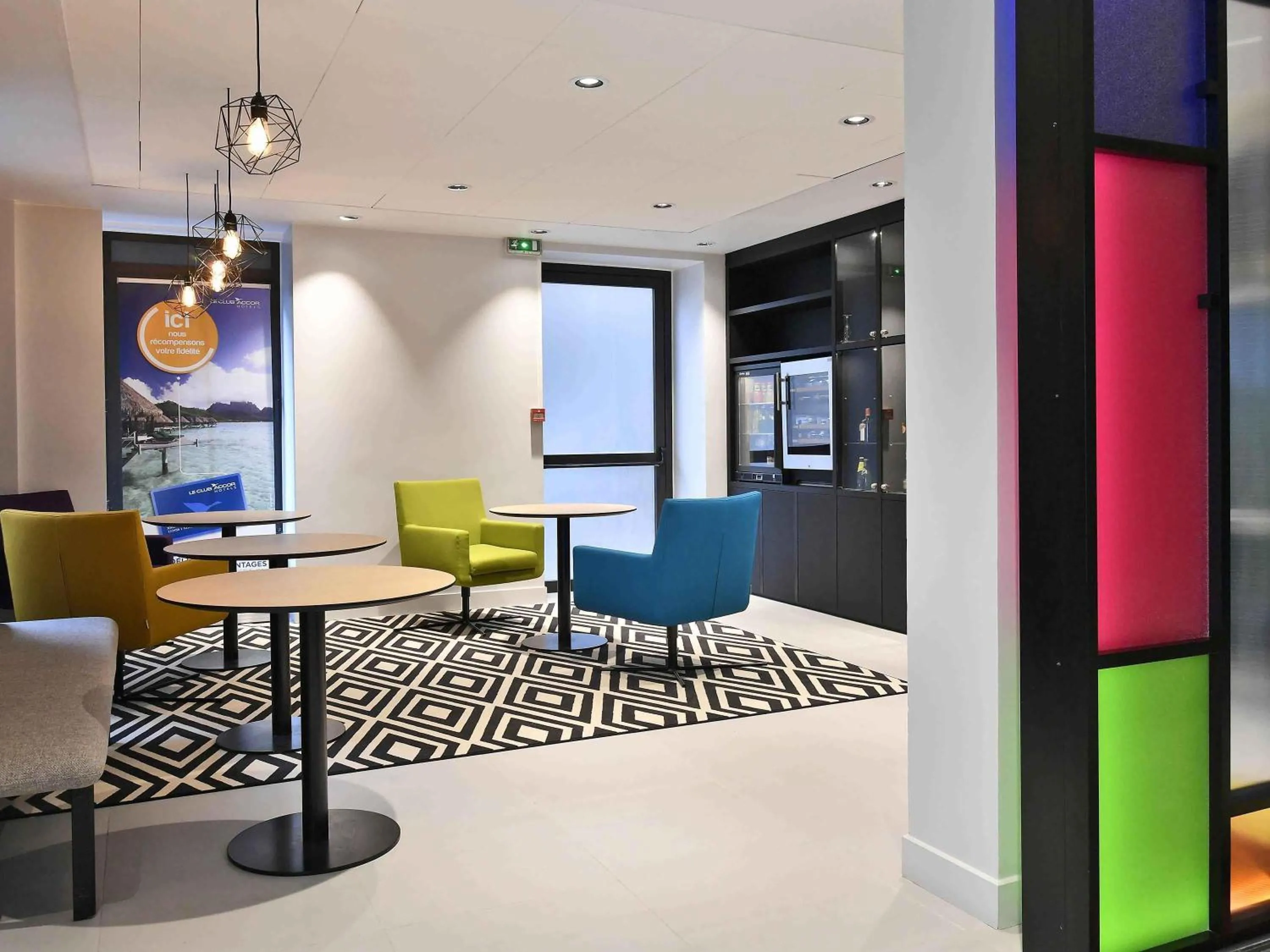 Lounge or bar in Mercure Paris Gare de l'Est