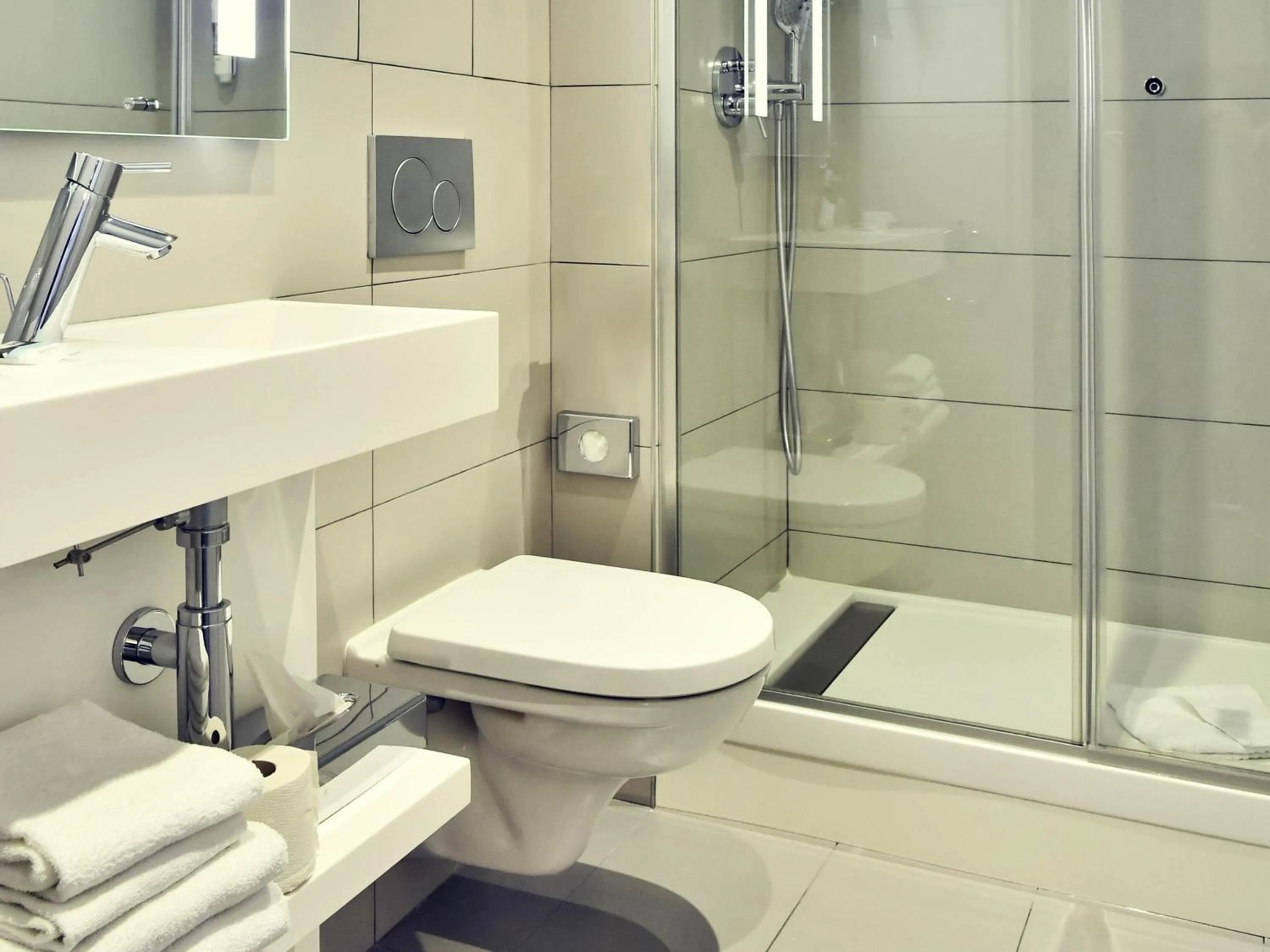 Bedroom in Mercure Paris Gare de l'Est