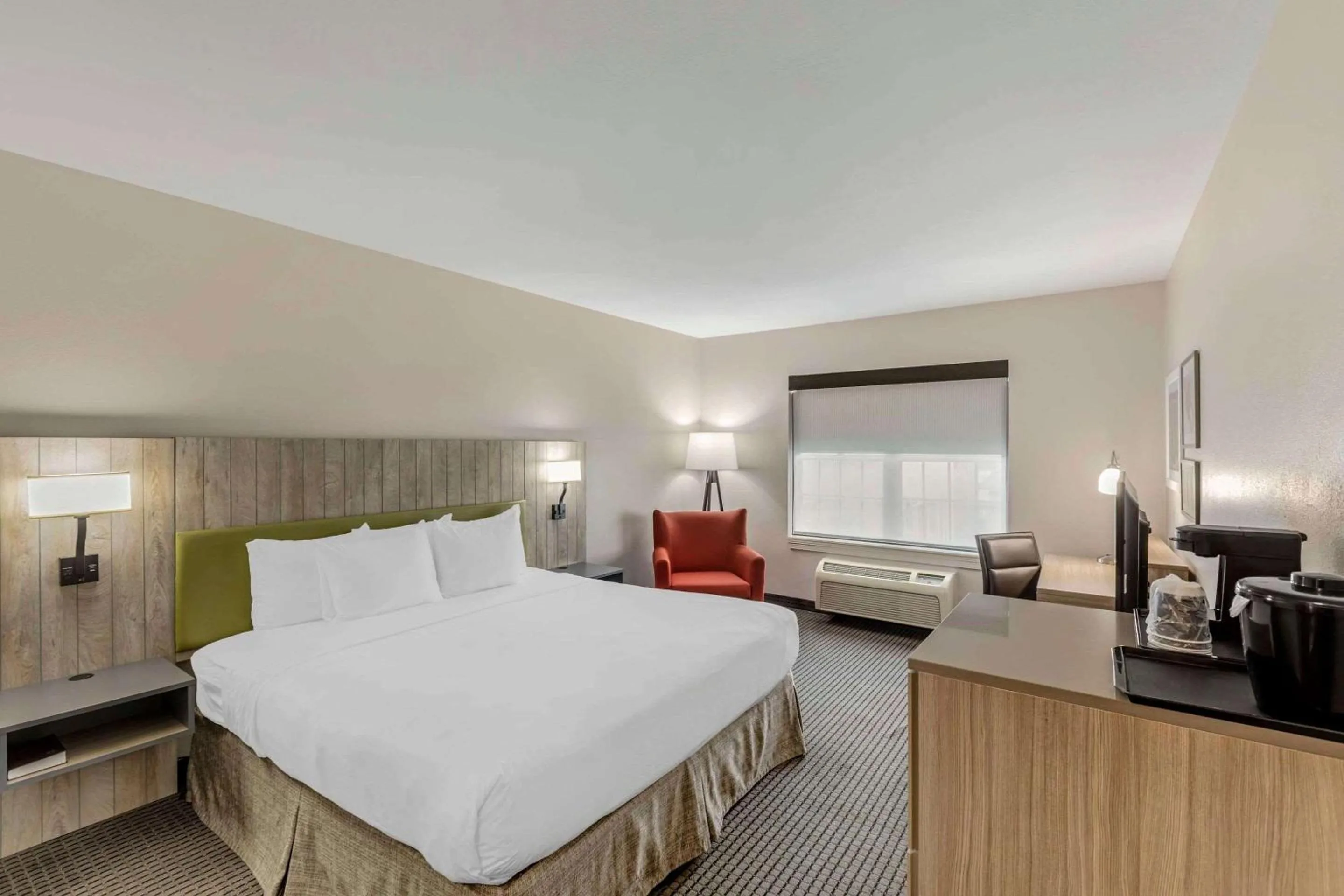 Bedroom, Bed in Country Inn & Suites by Radisson, Elk Grove Village-Itasca