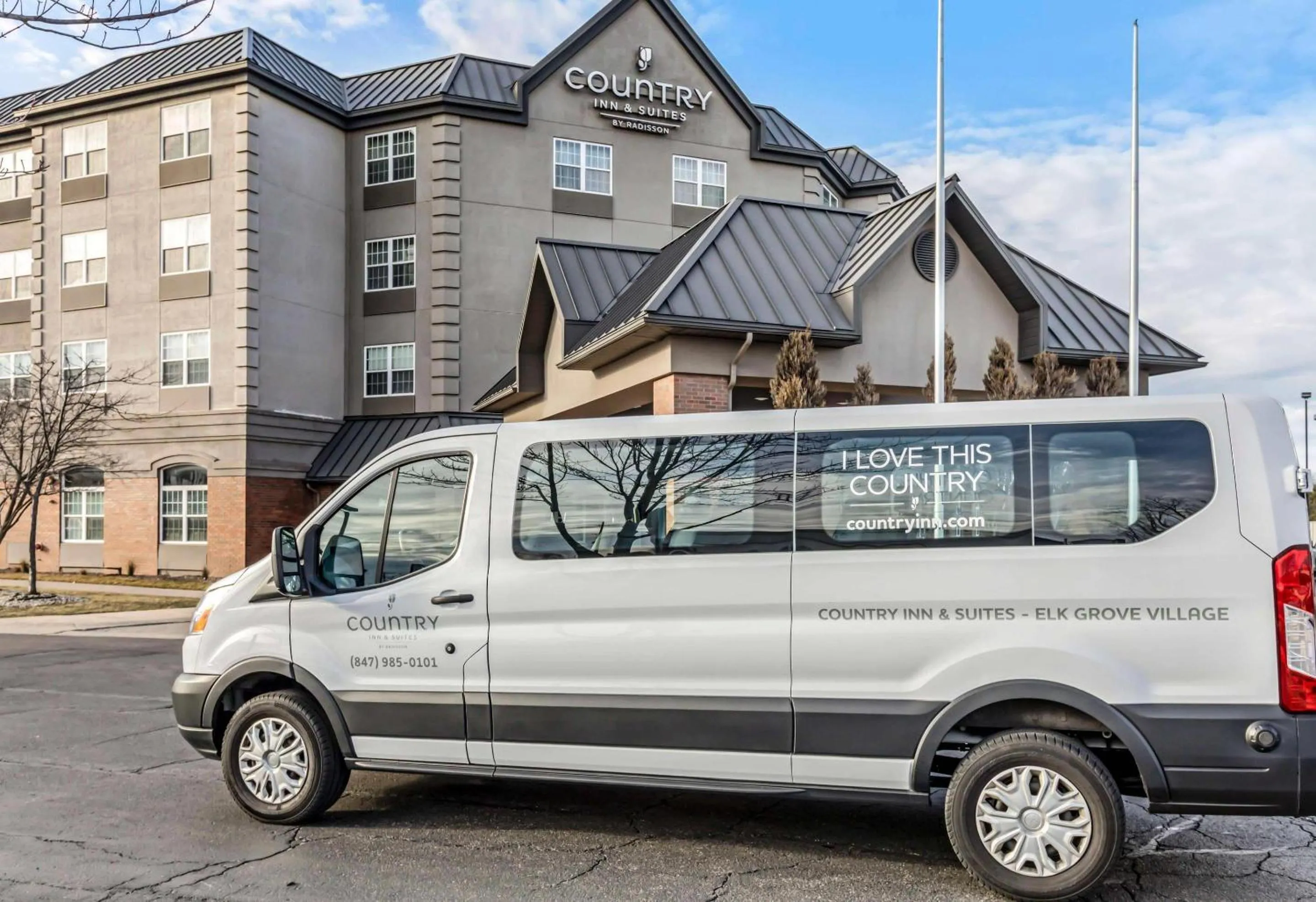 Property building in Country Inn & Suites by Radisson, Elk Grove Village-Itasca