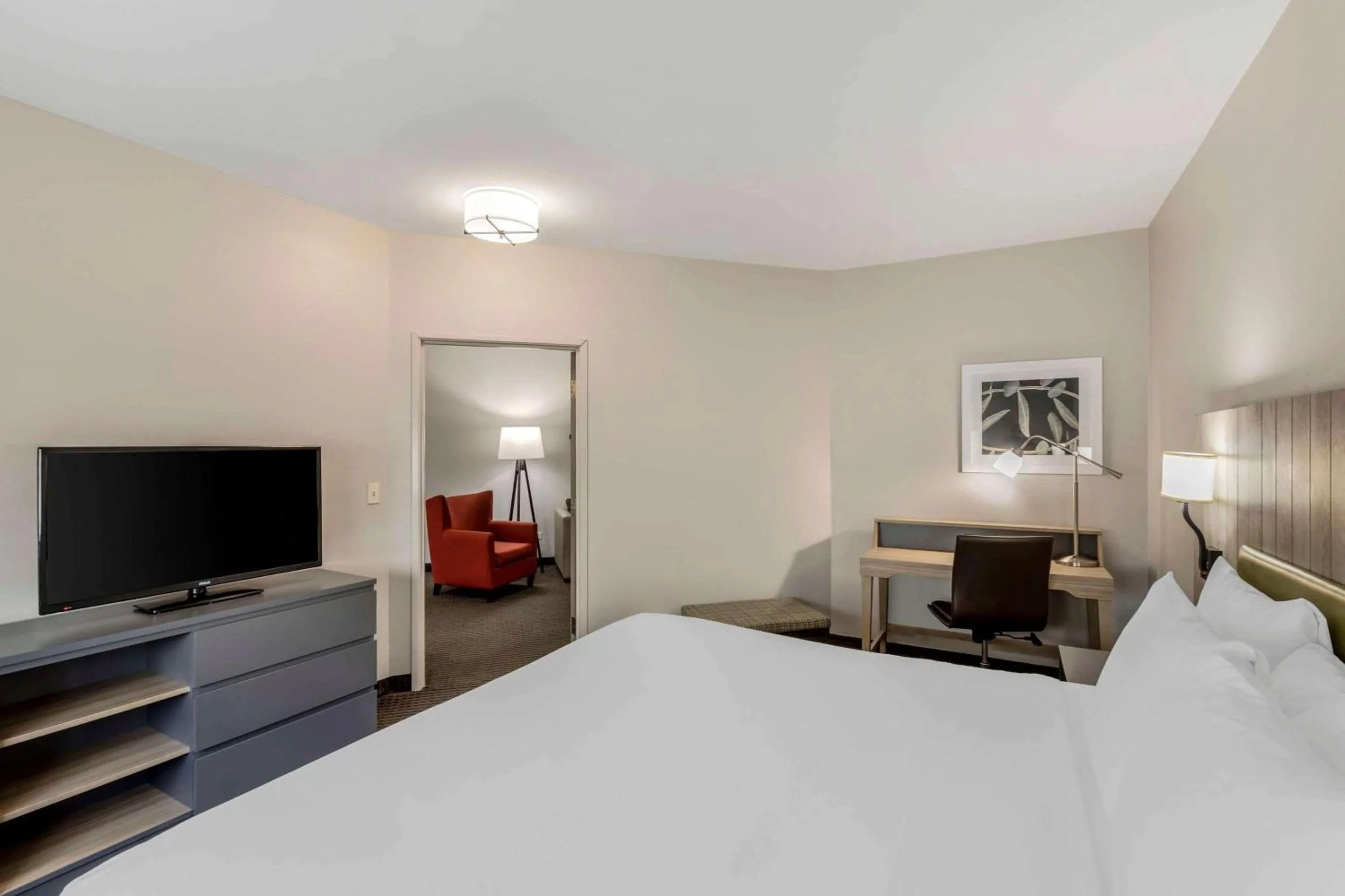 Bedroom, Bed in Country Inn & Suites by Radisson, Elk Grove Village-Itasca