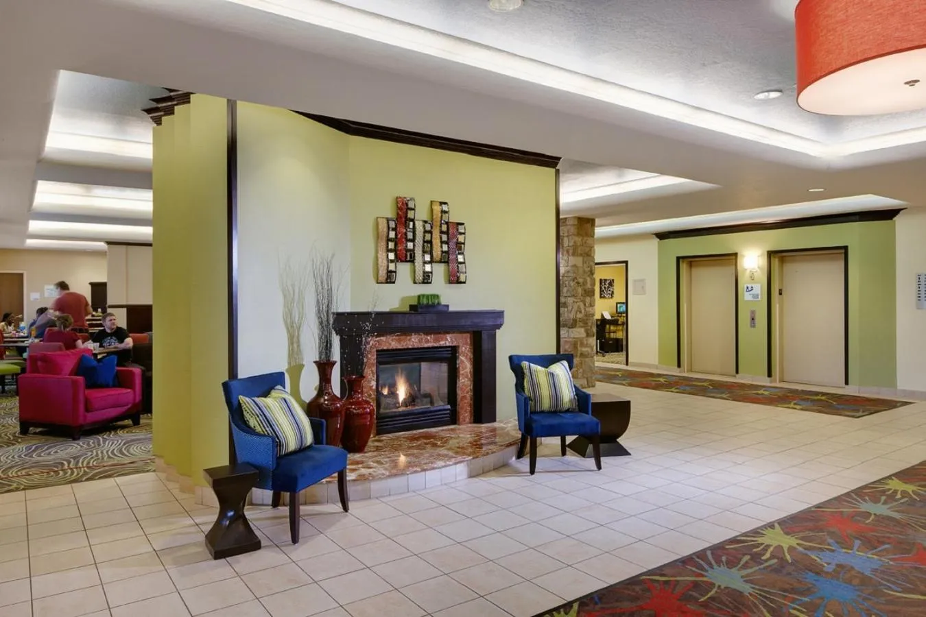 Lobby or reception in Holiday Inn Express Hotel & Suites Saginaw by IHG