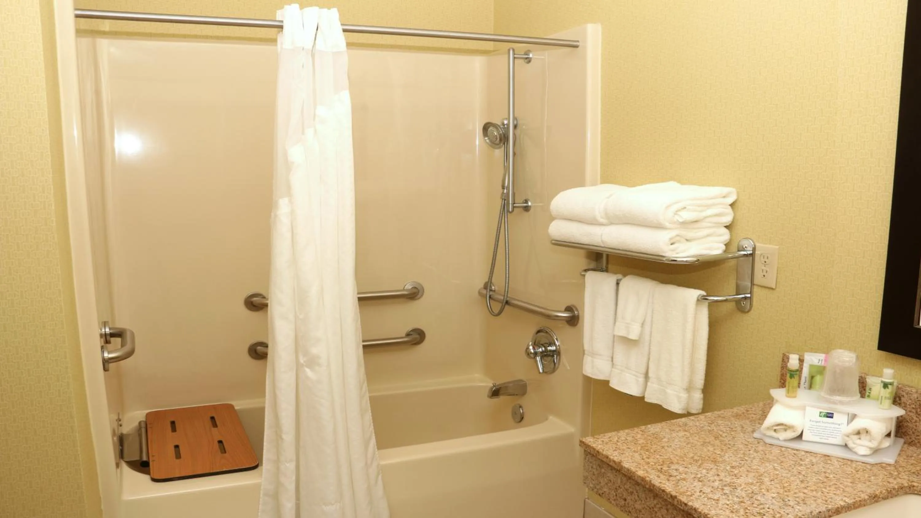 Shower in Holiday Inn Express Hotel & Suites Saginaw by IHG