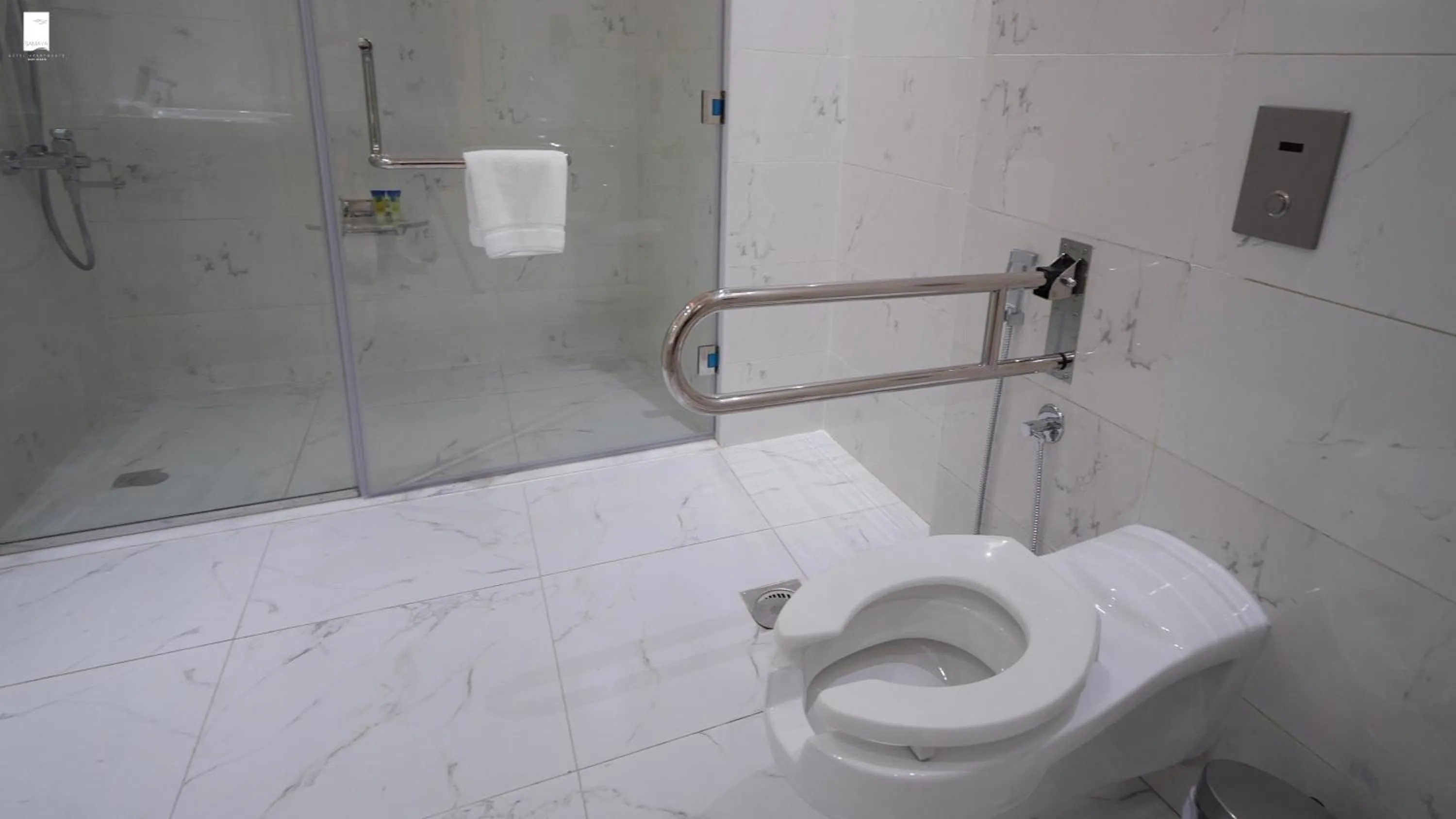 Bathroom in Samaya Hotel Apartment Dubai