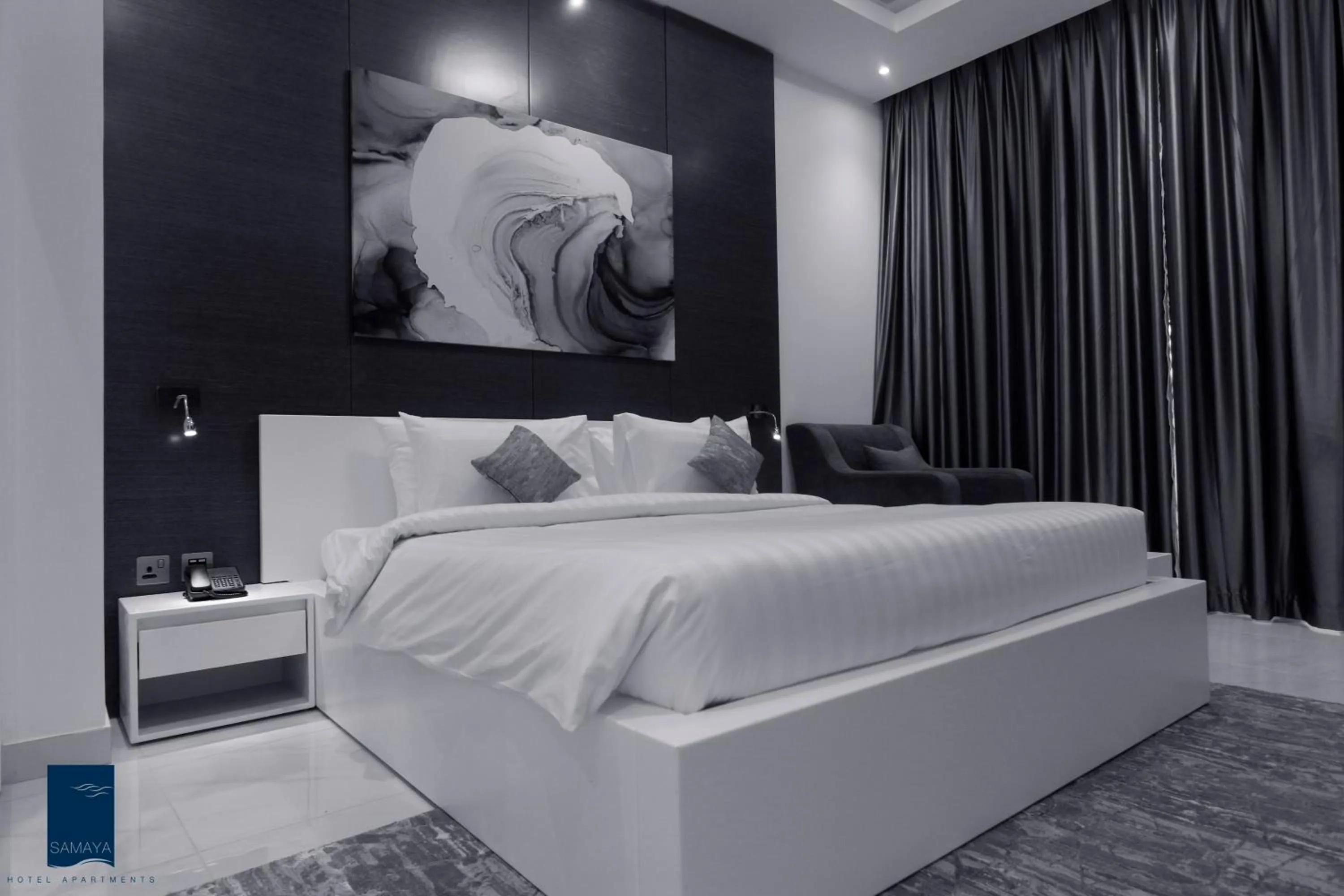 Bed in Samaya Hotel Apartment Dubai