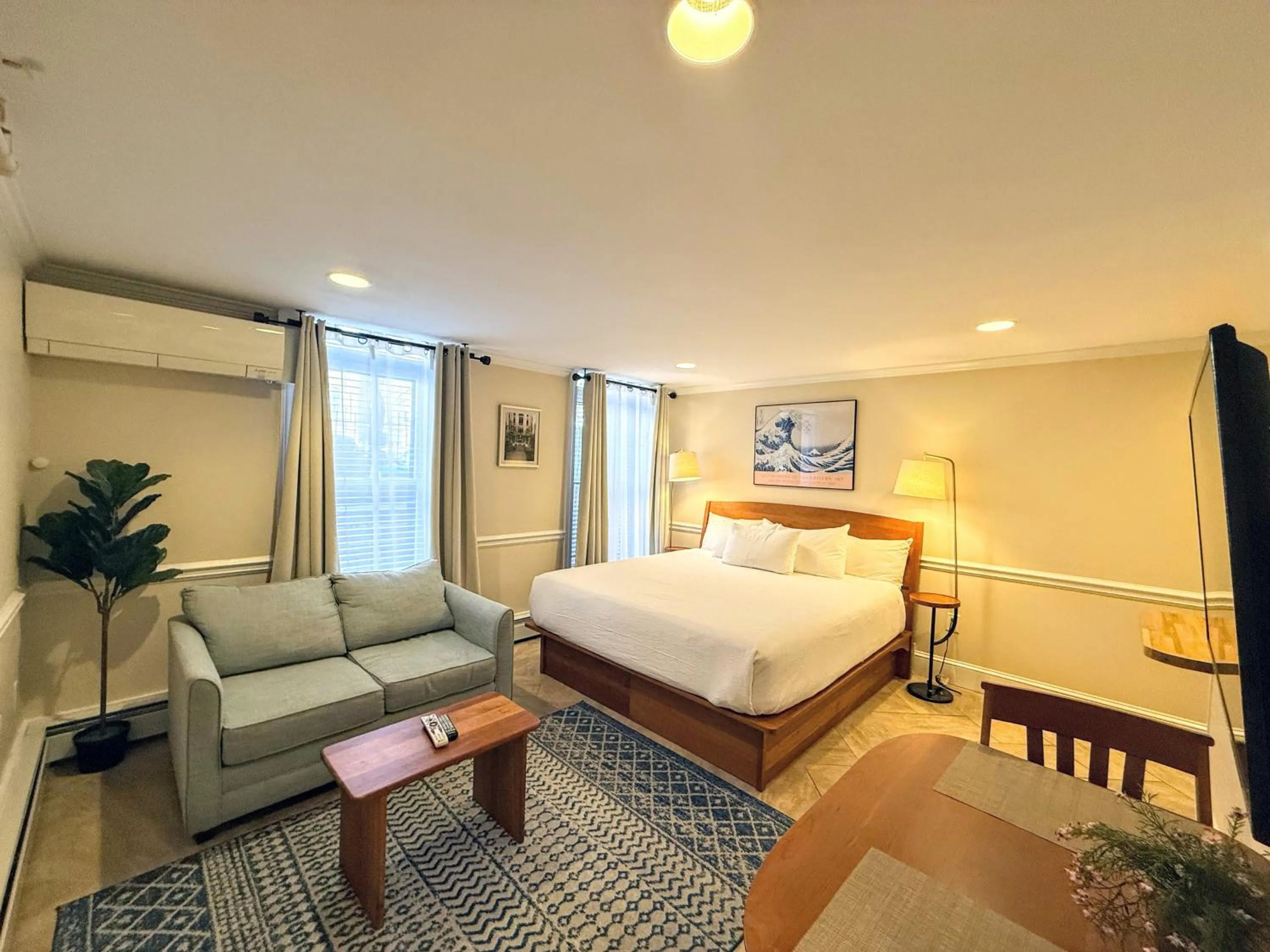 Photo of the whole room, Bed in Copley House