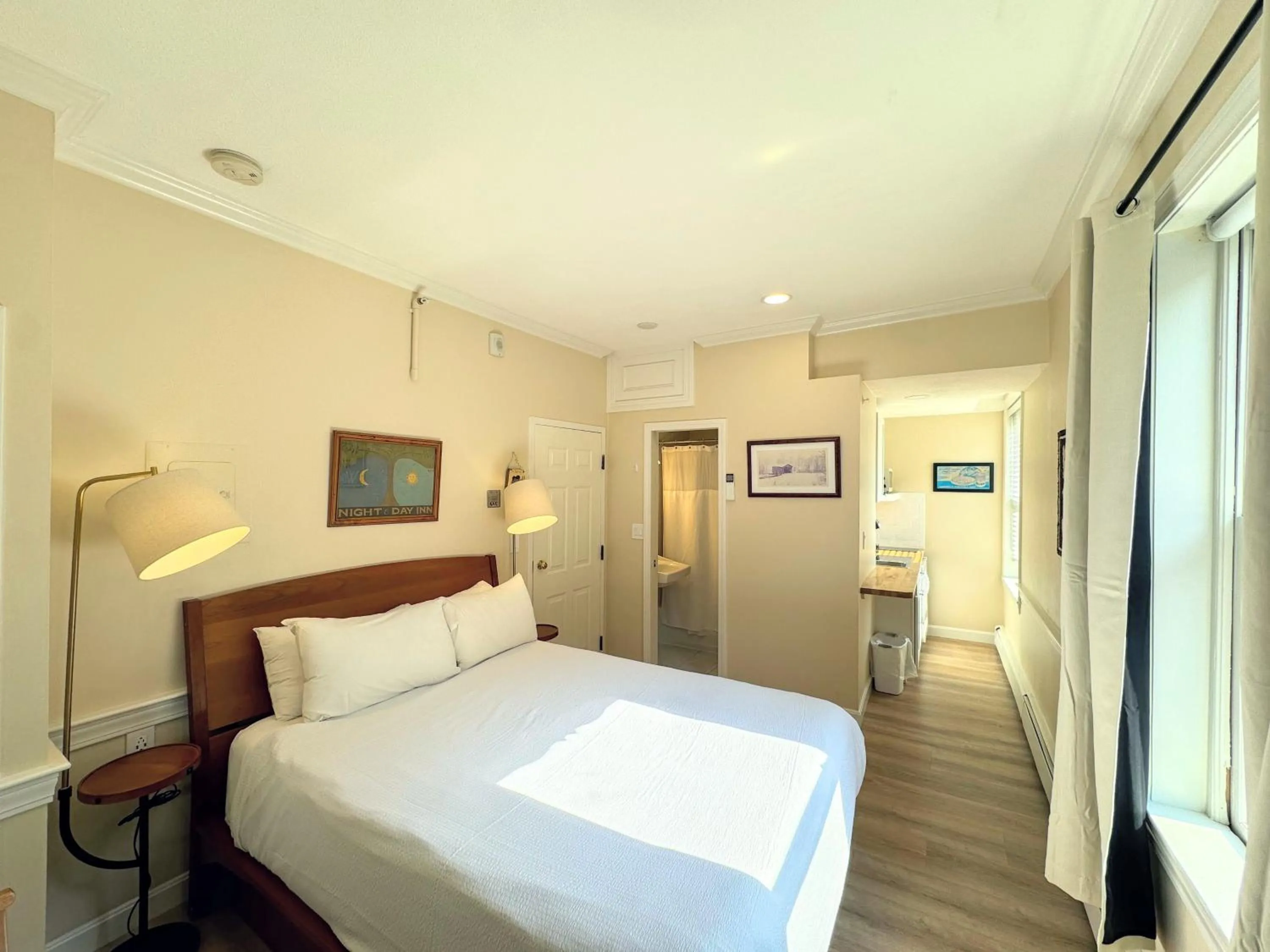 Photo of the whole room, Bed in Copley House