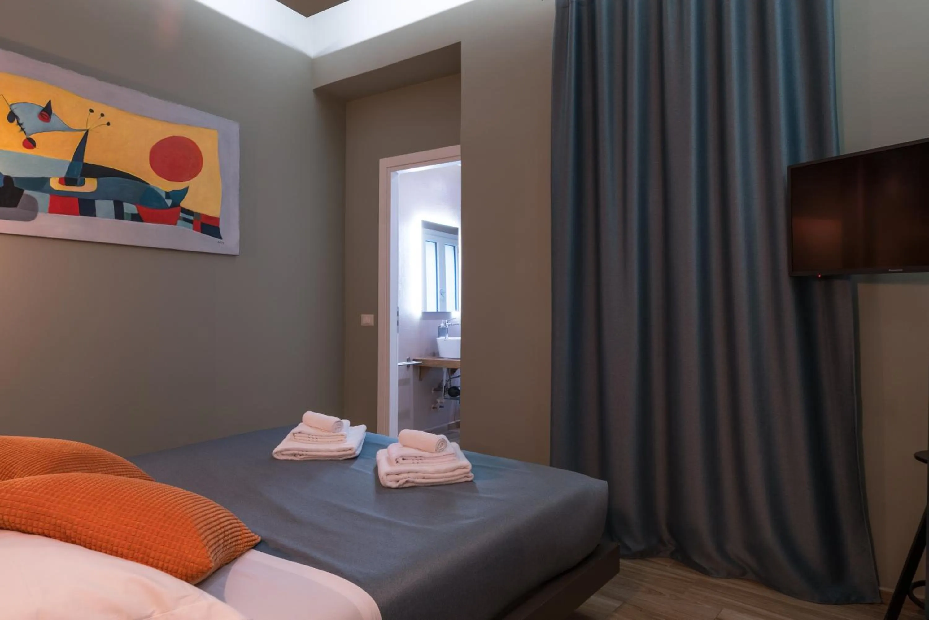 Bedroom, Bed in GOGO` Petit Hotel