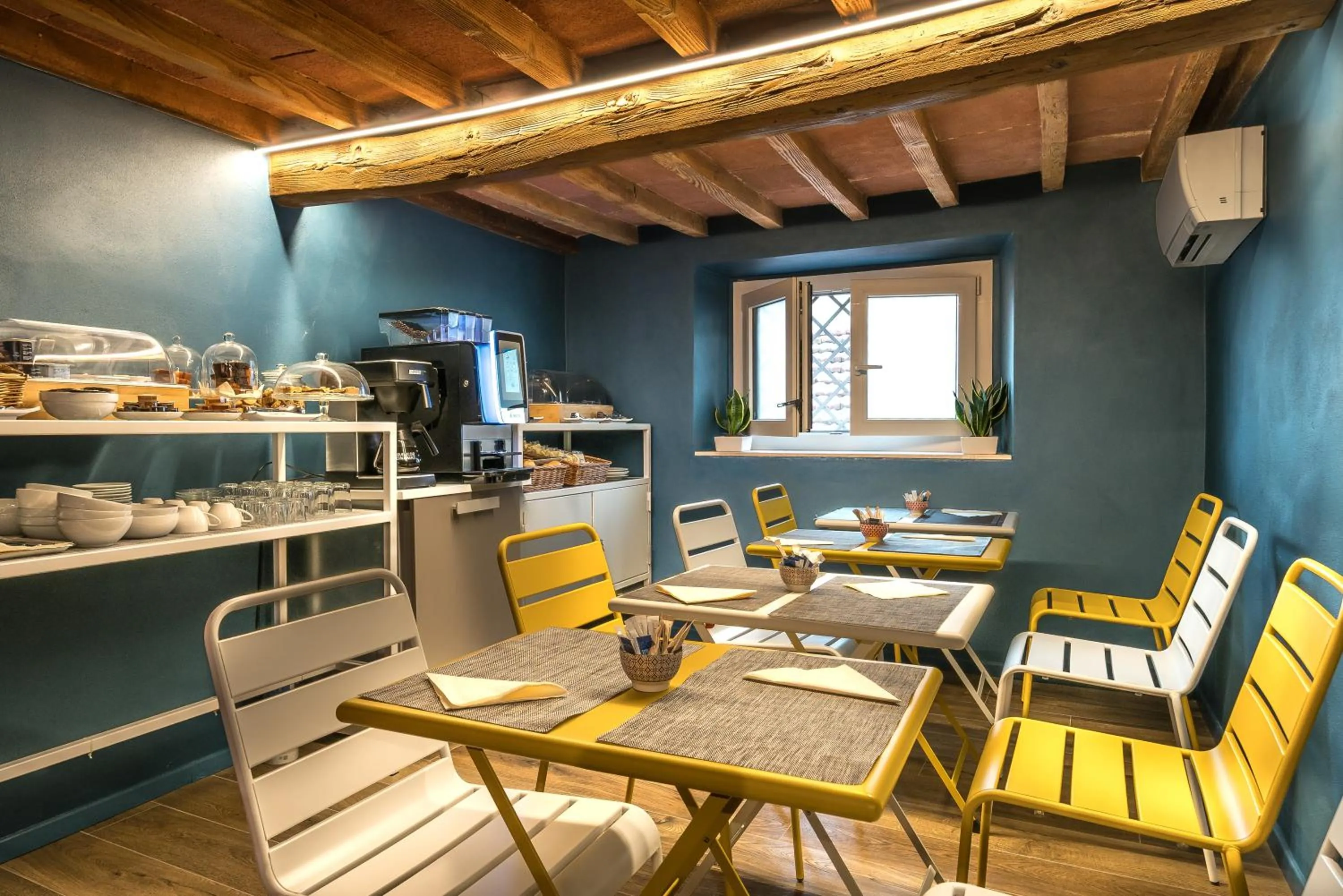 Breakfast in GOGO` Petit Hotel