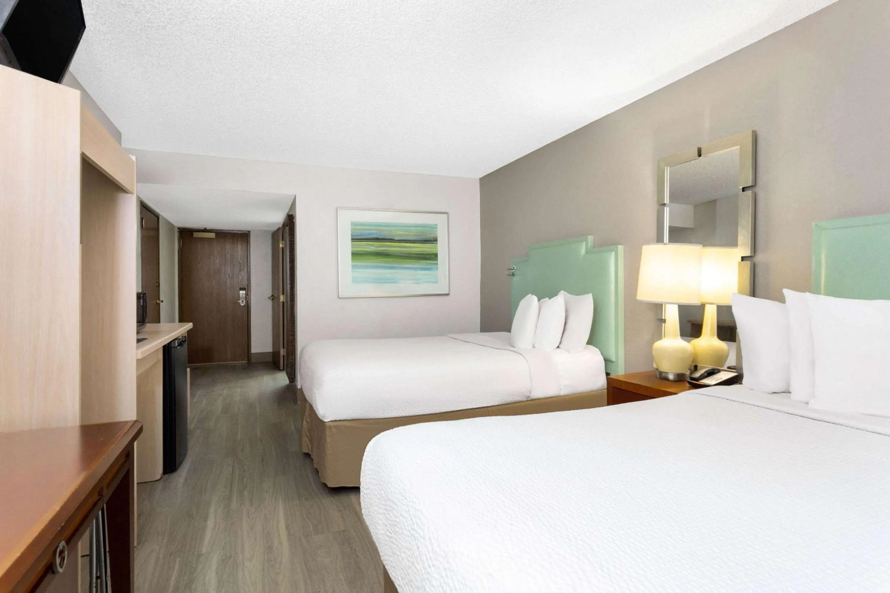 Bed in Baymont by Wyndham Orlando-International Dr-Universal Blvd