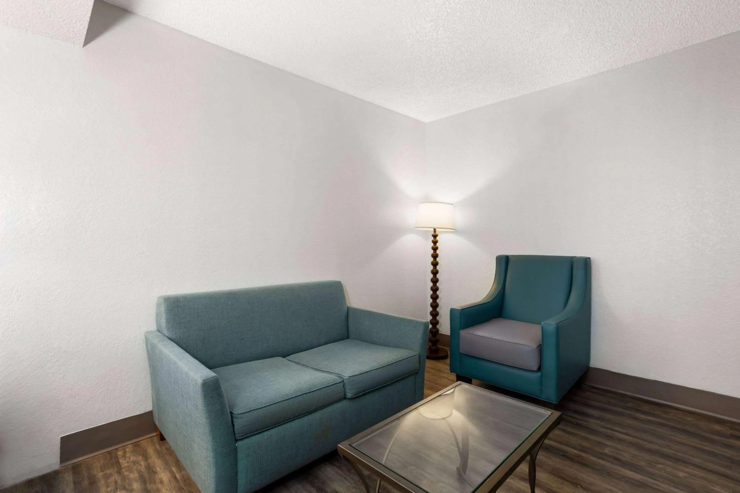 Photo of the whole room in Baymont by Wyndham Orlando-International Dr-Universal Blvd