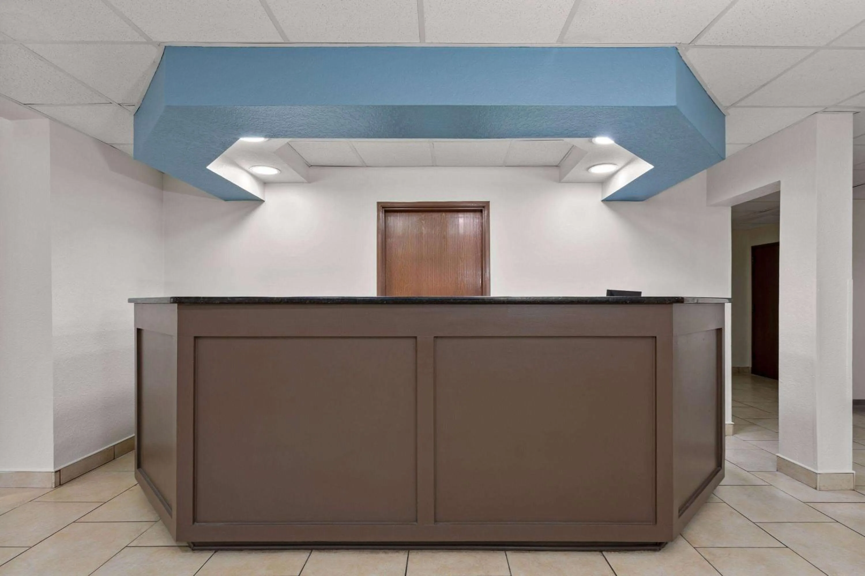 Lobby or reception in Baymont by Wyndham Orlando-International Dr-Universal Blvd