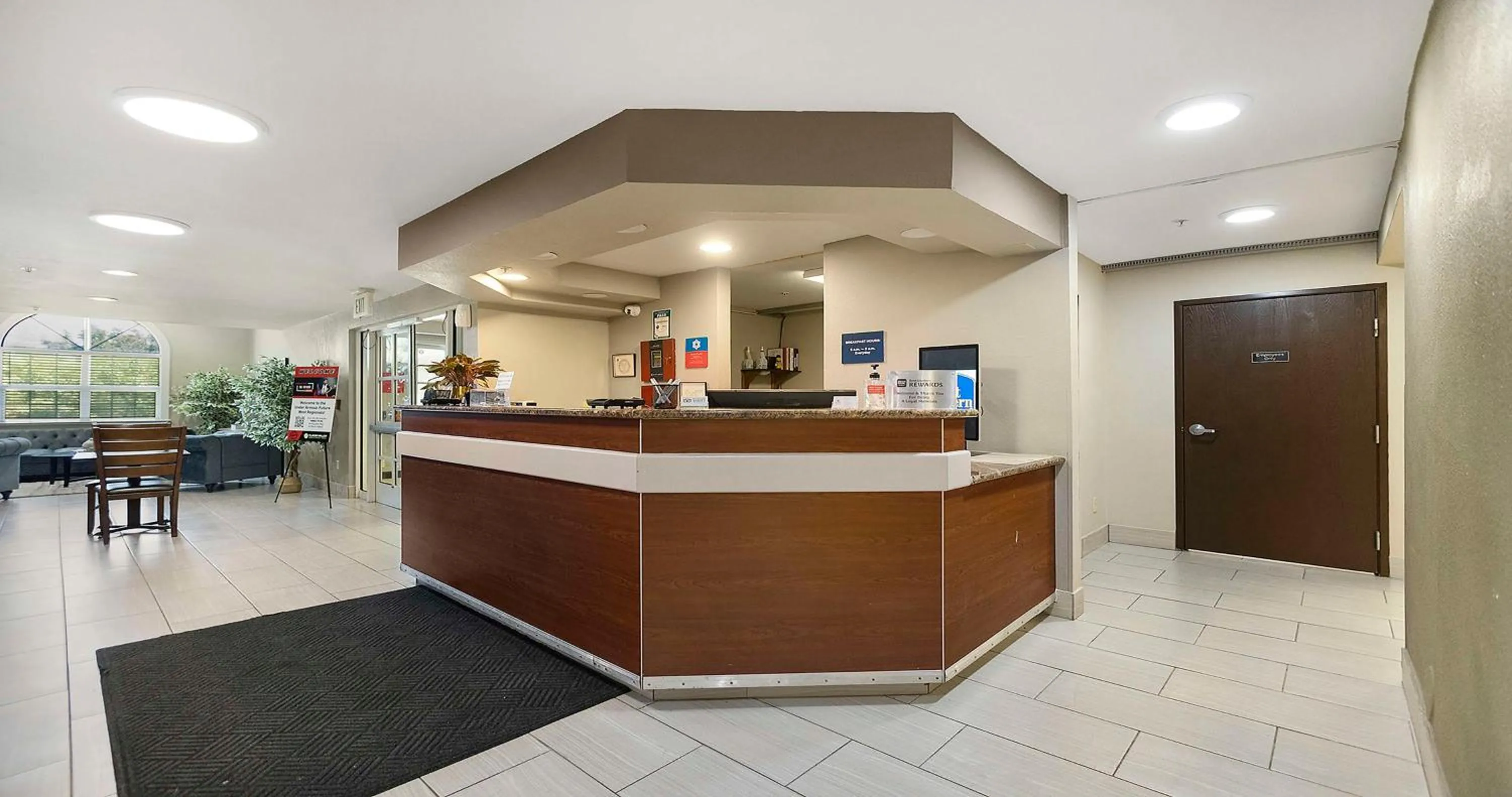 Lobby or reception in SureStay Plus Hotel by Best Western Rocklin