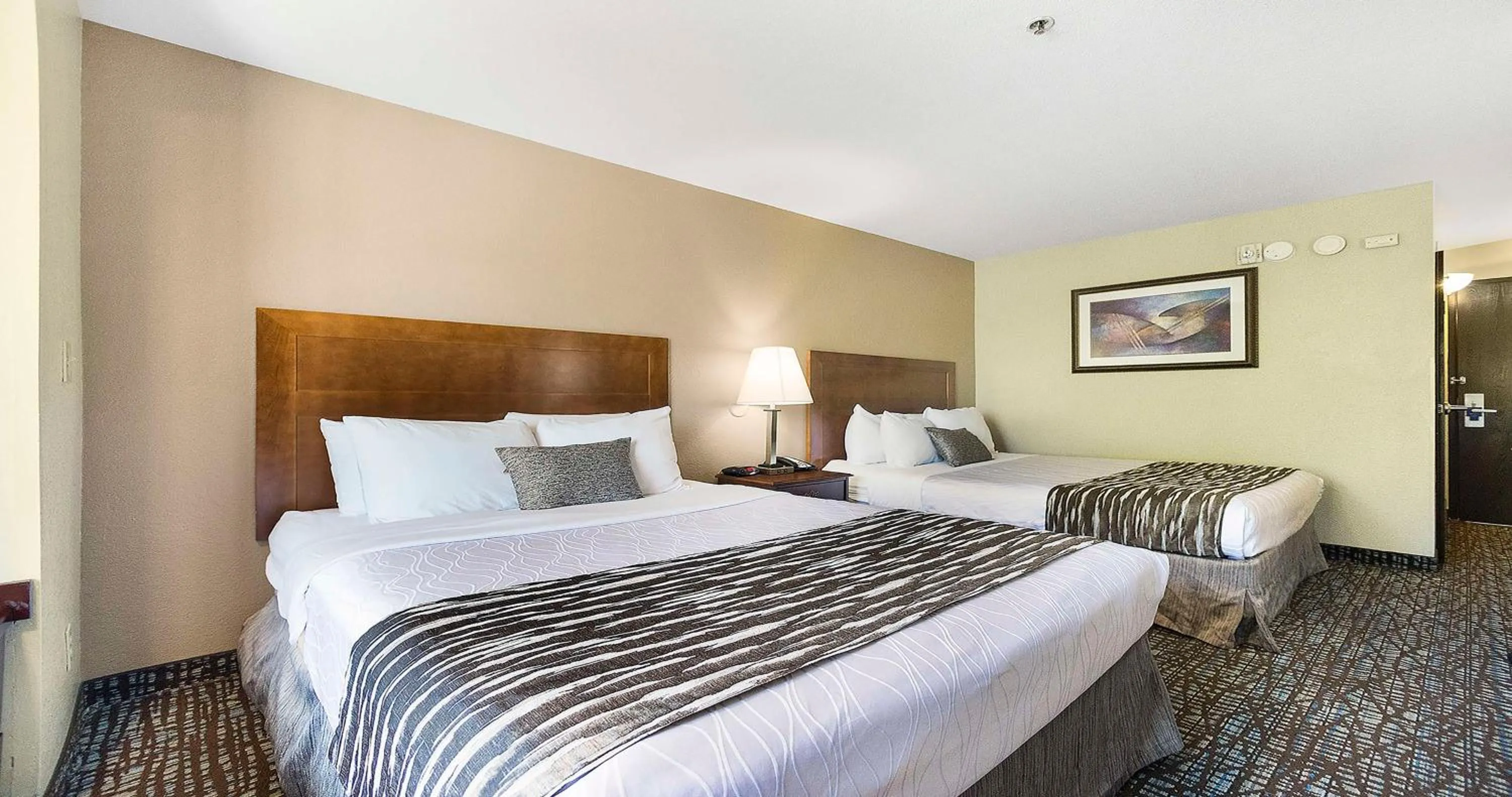 Bedroom, Bed in SureStay Plus Hotel by Best Western Rocklin