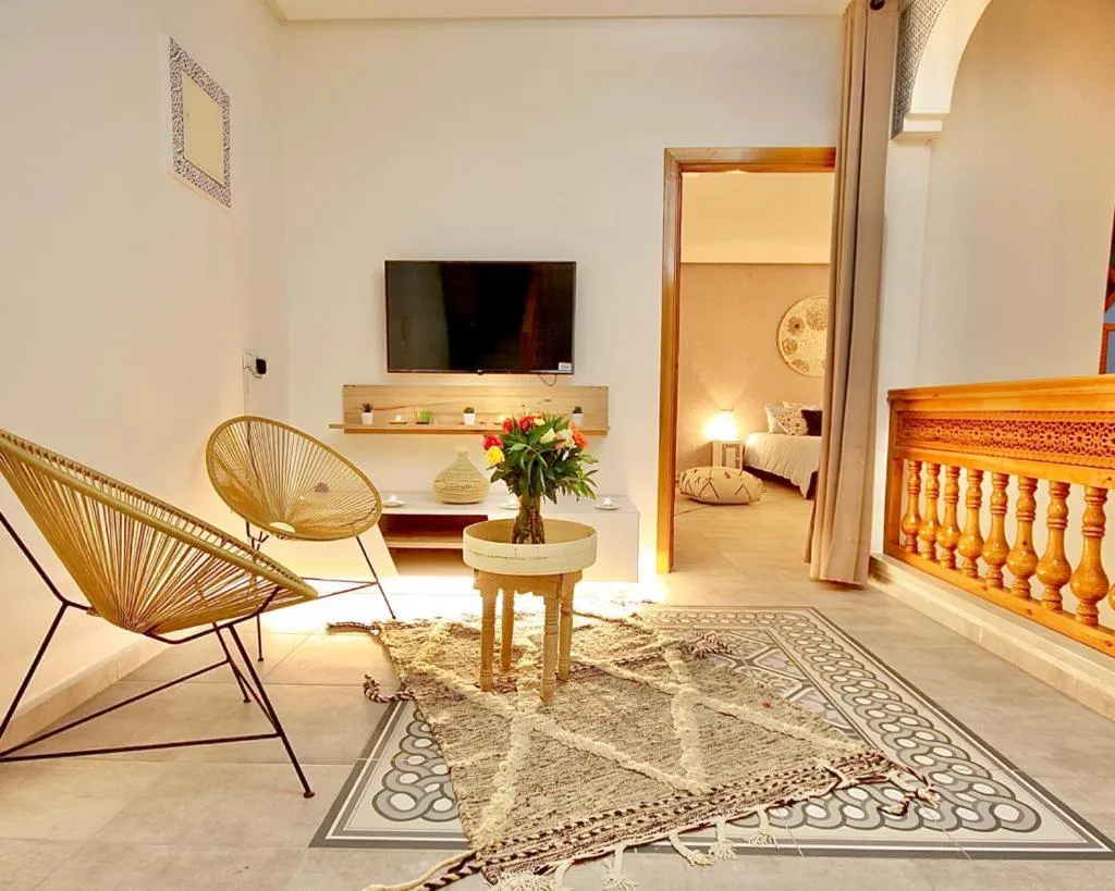 TV and multimedia in RIAD Miel & Une Nuit