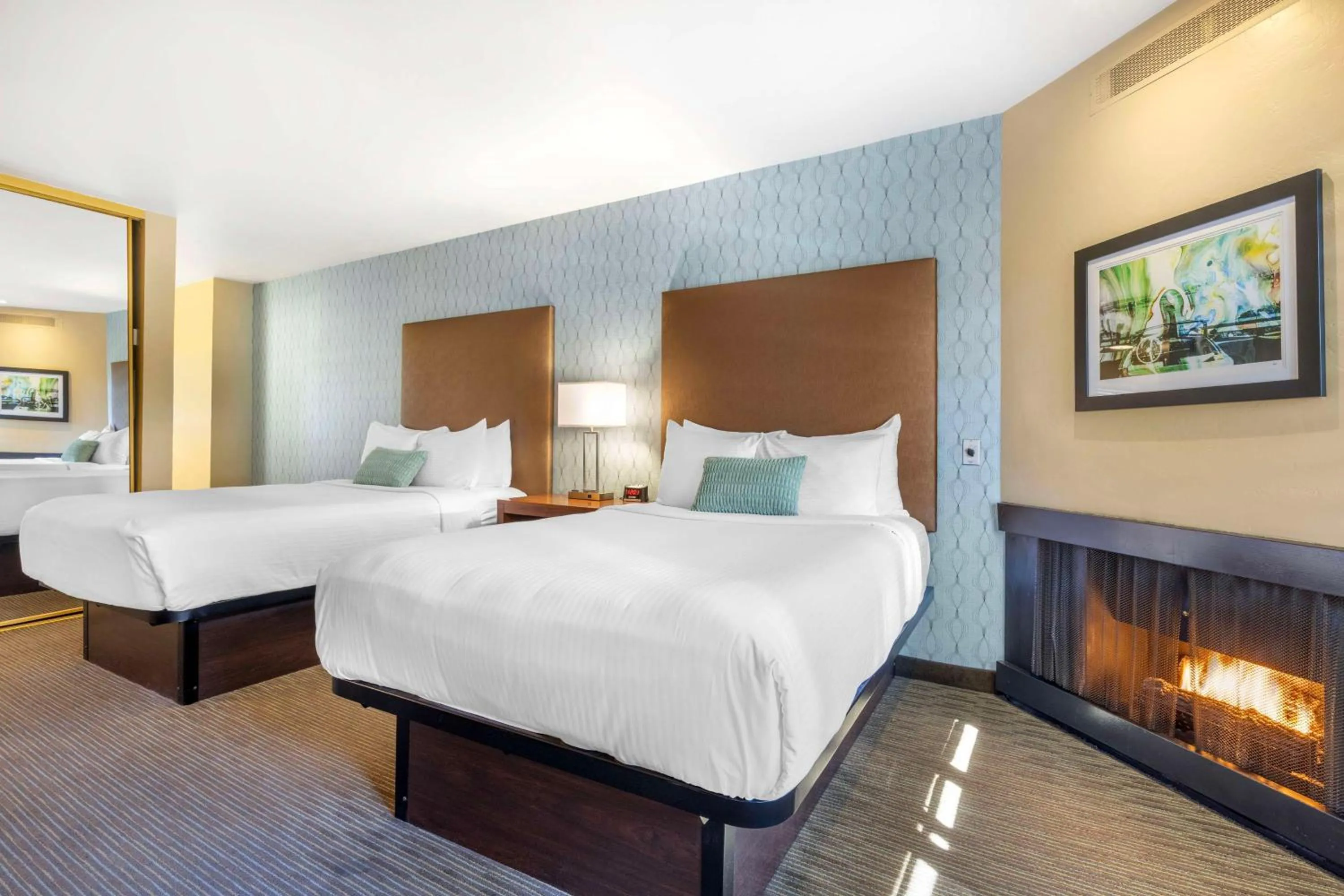 Bedroom, Bed in Best Western Plus Beach View Lodge Carlsbad