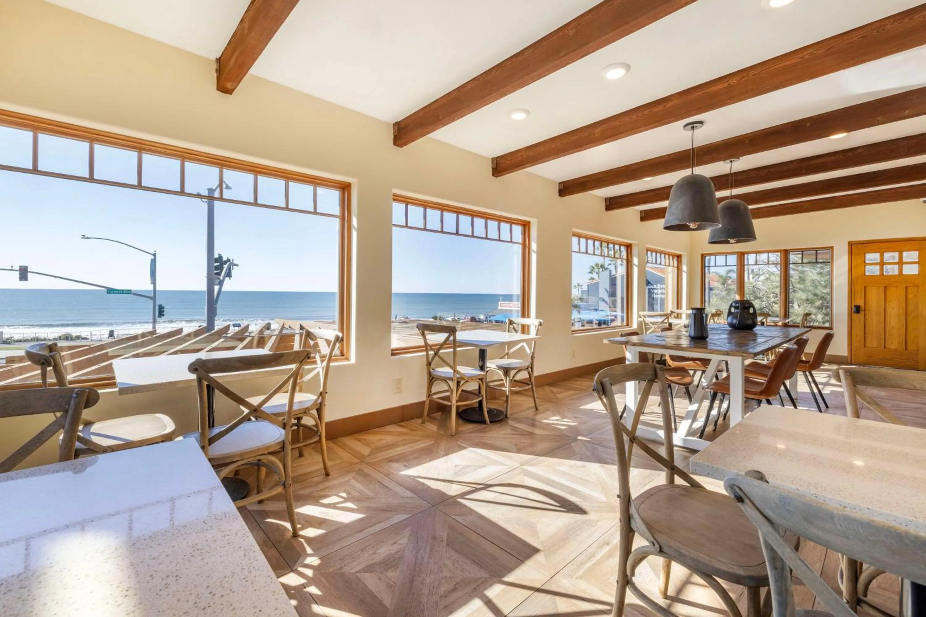 Breakfast in Best Western Plus Beach View Lodge Carlsbad