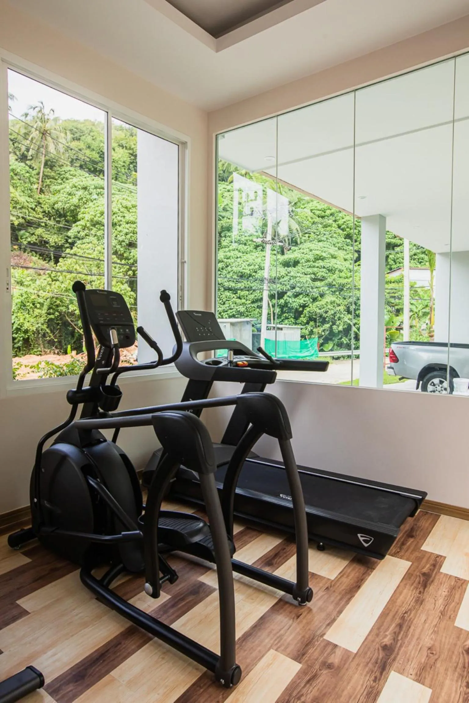 Fitness centre/facilities in Palmetto Condominium
