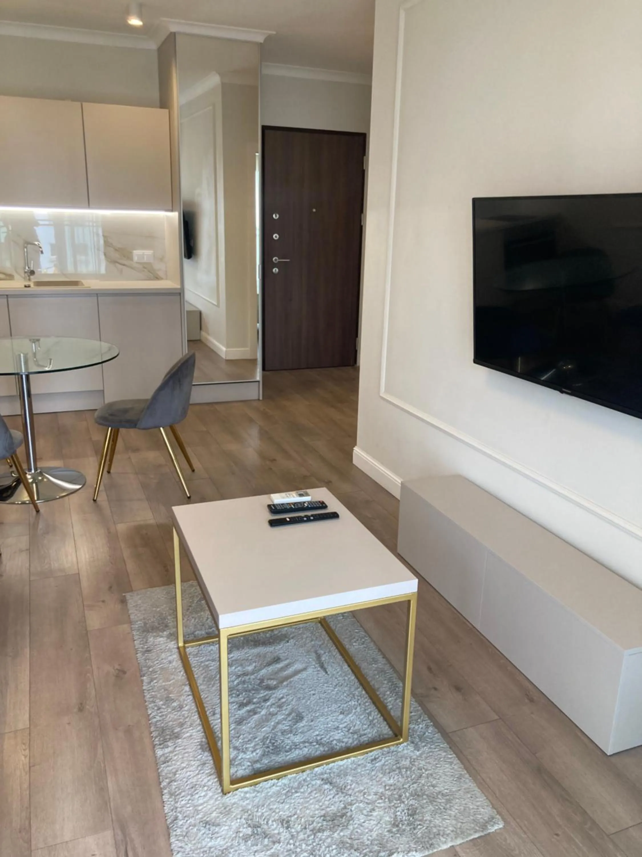 Living room in Platinum Towers Hotel Apartments