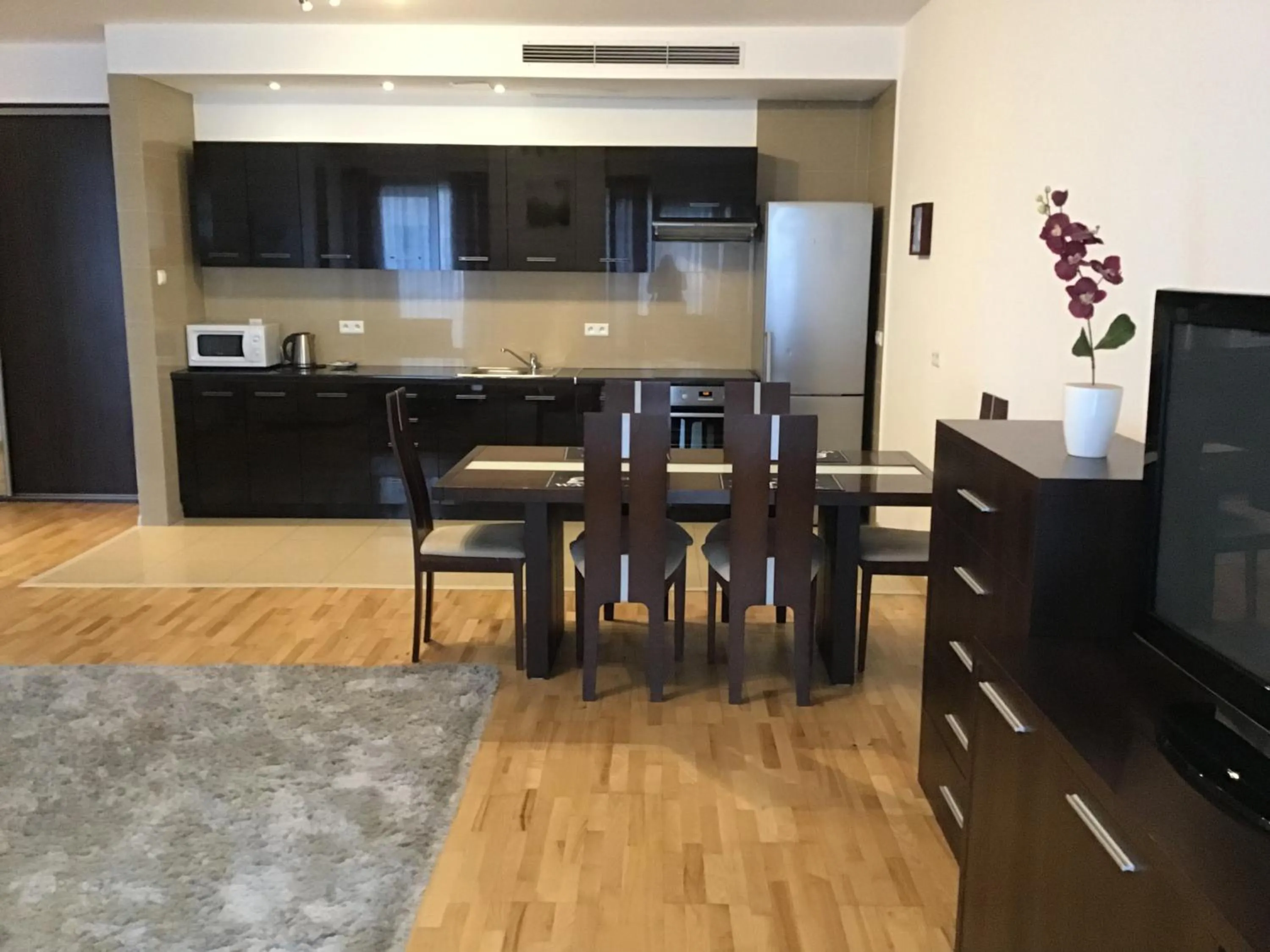Dining area in Platinum Towers Hotel Apartments
