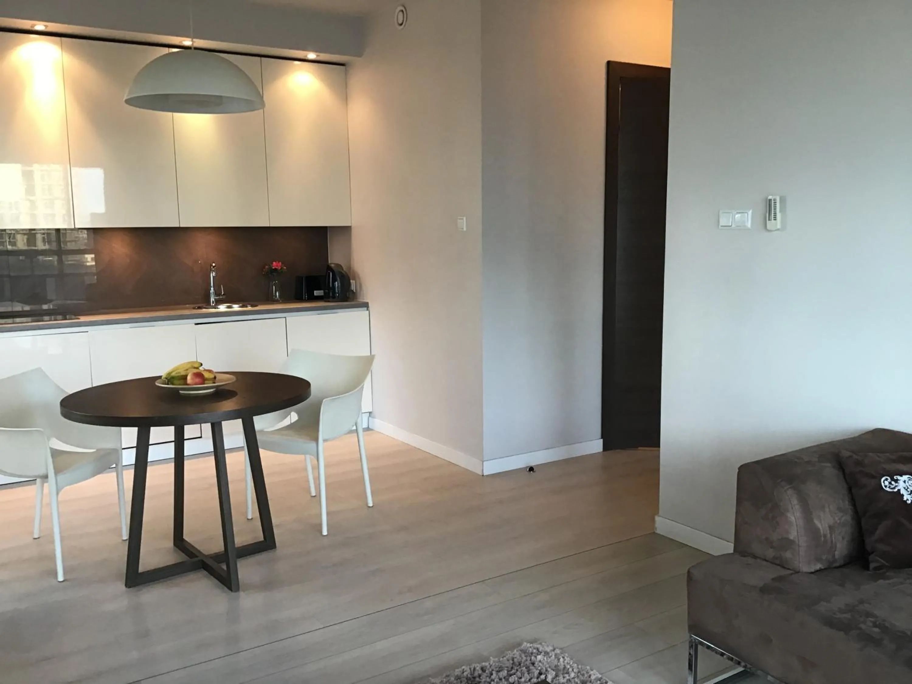Kitchen or kitchenette in Platinum Towers Hotel Apartments
