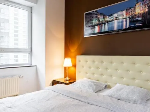 Bed in Platinum Towers Hotel Apartments