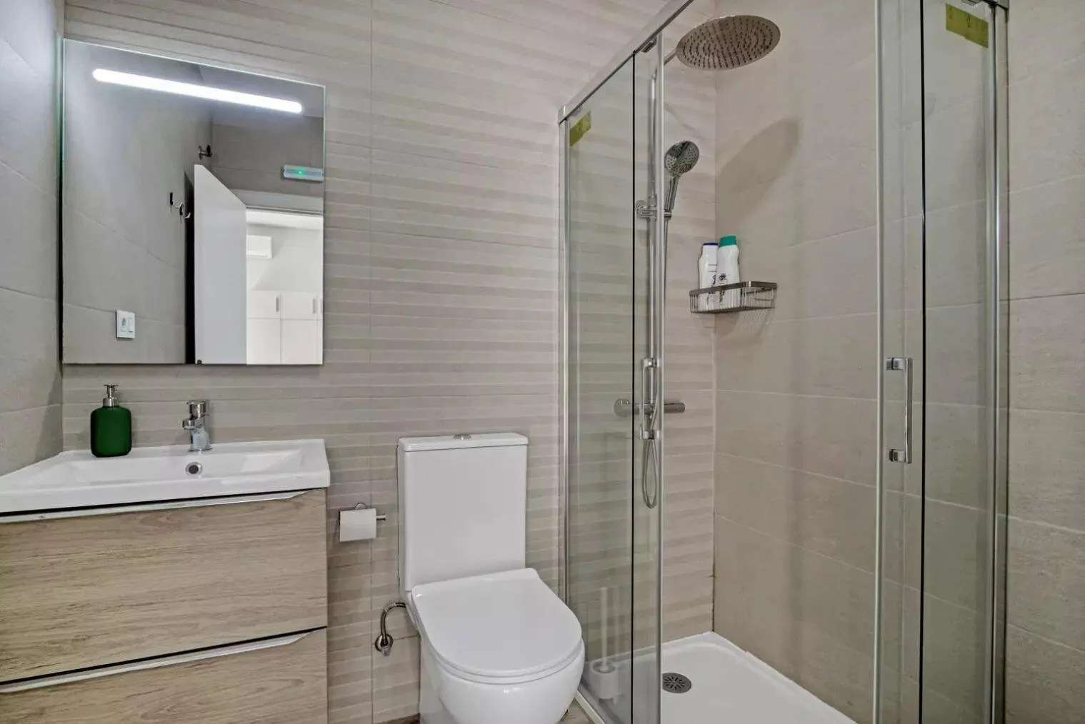 Toilet in Umihouse apartamentos centro Alicante