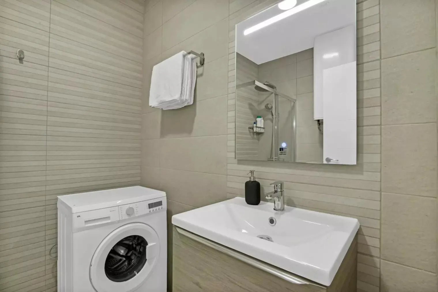 Bathroom in Umihouse apartamentos centro Alicante