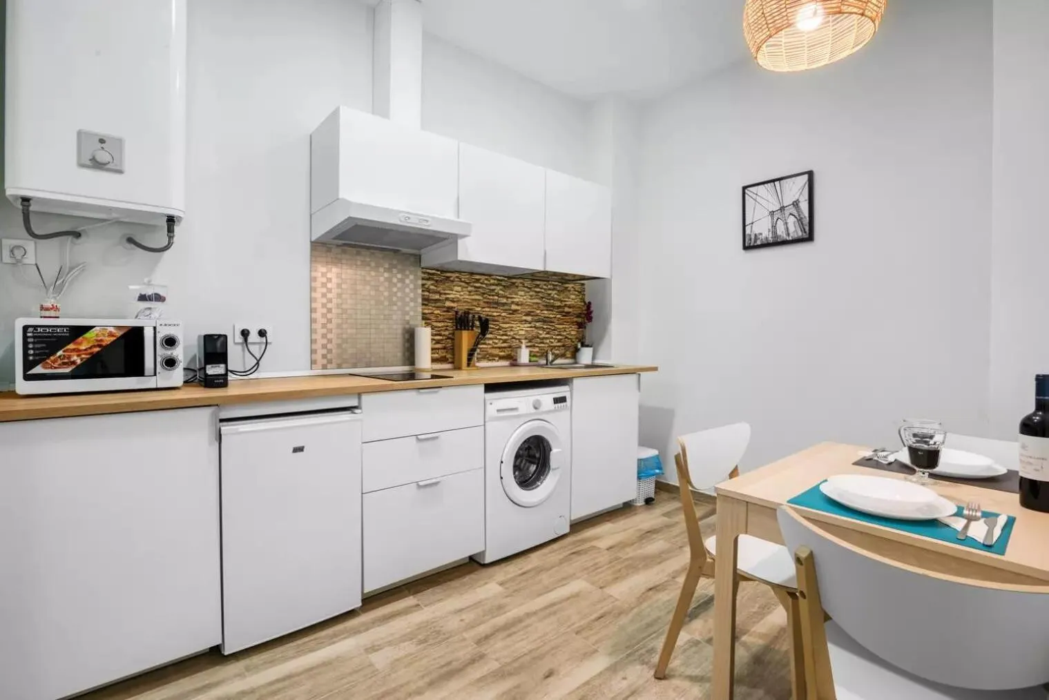 Kitchen or kitchenette in Umihouse apartamentos centro Alicante