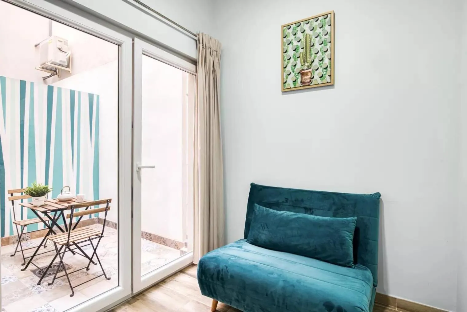 Seating area in Umihouse apartamentos centro Alicante