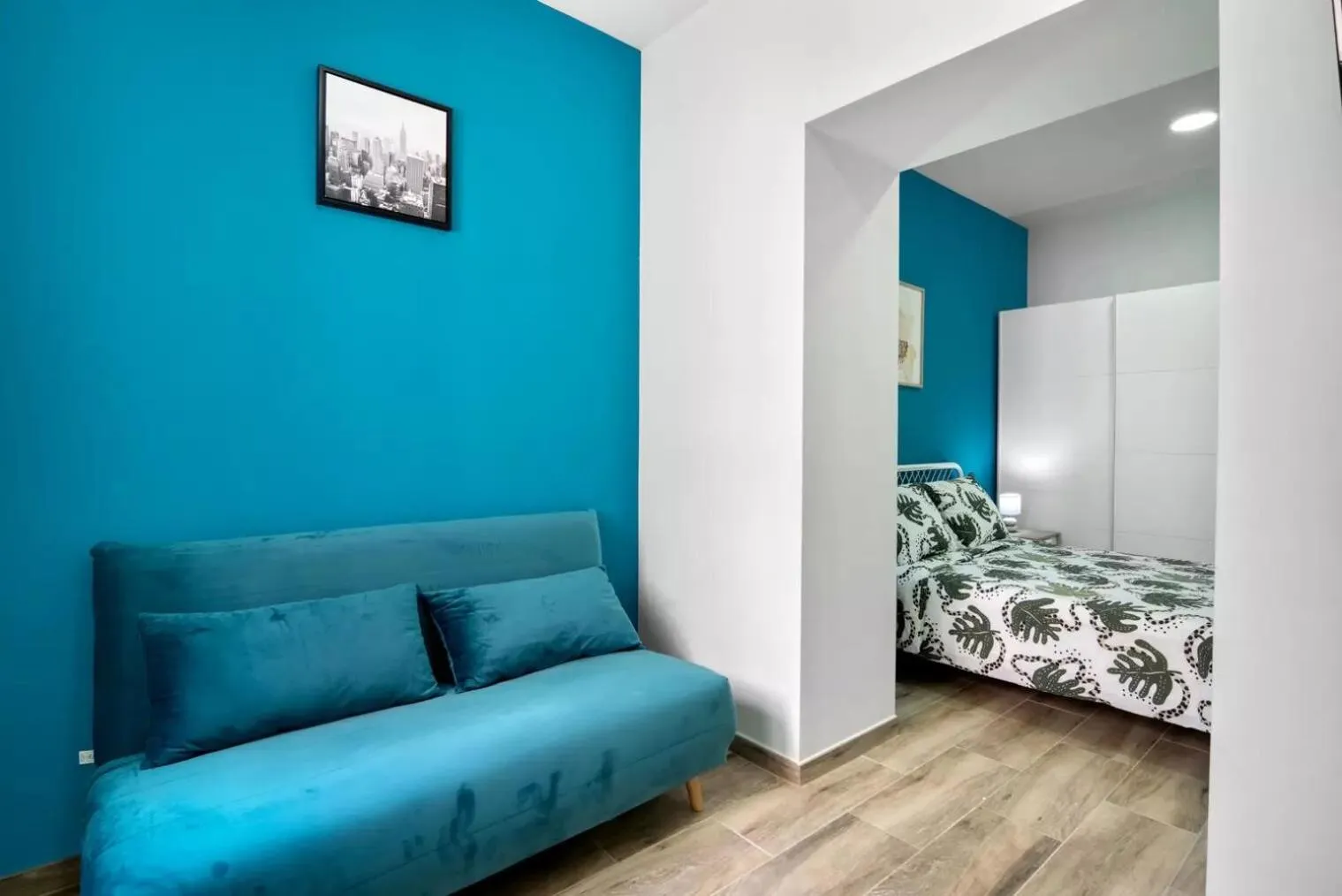 Seating area, Bed in Umihouse apartamentos centro Alicante