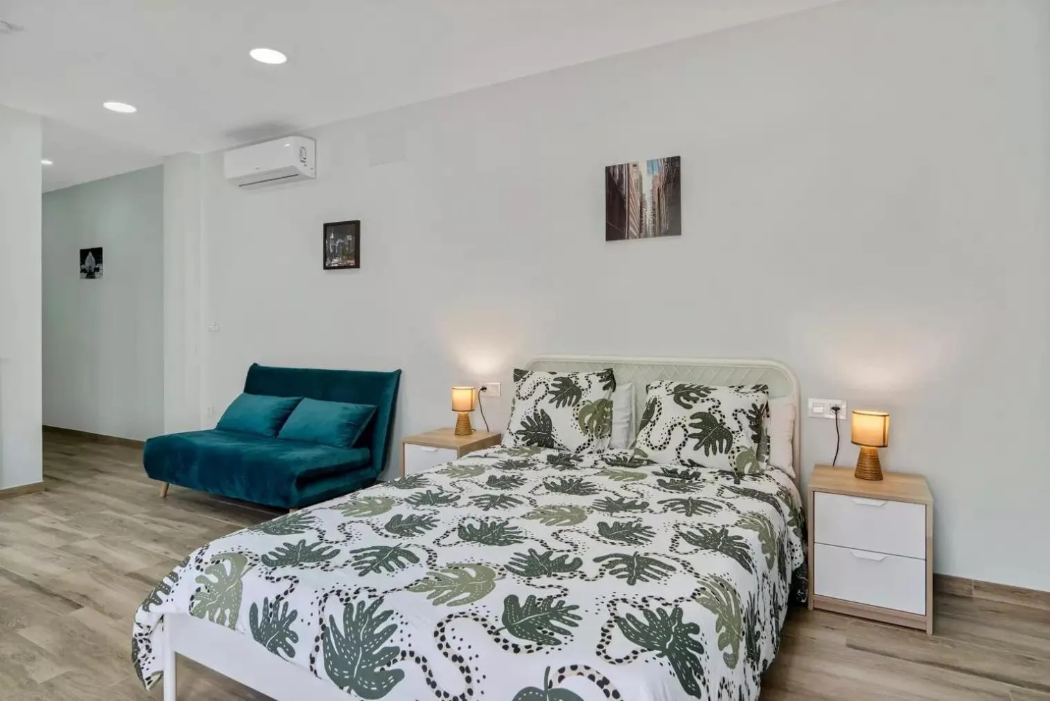 Bedroom, Bed in Umihouse apartamentos centro Alicante