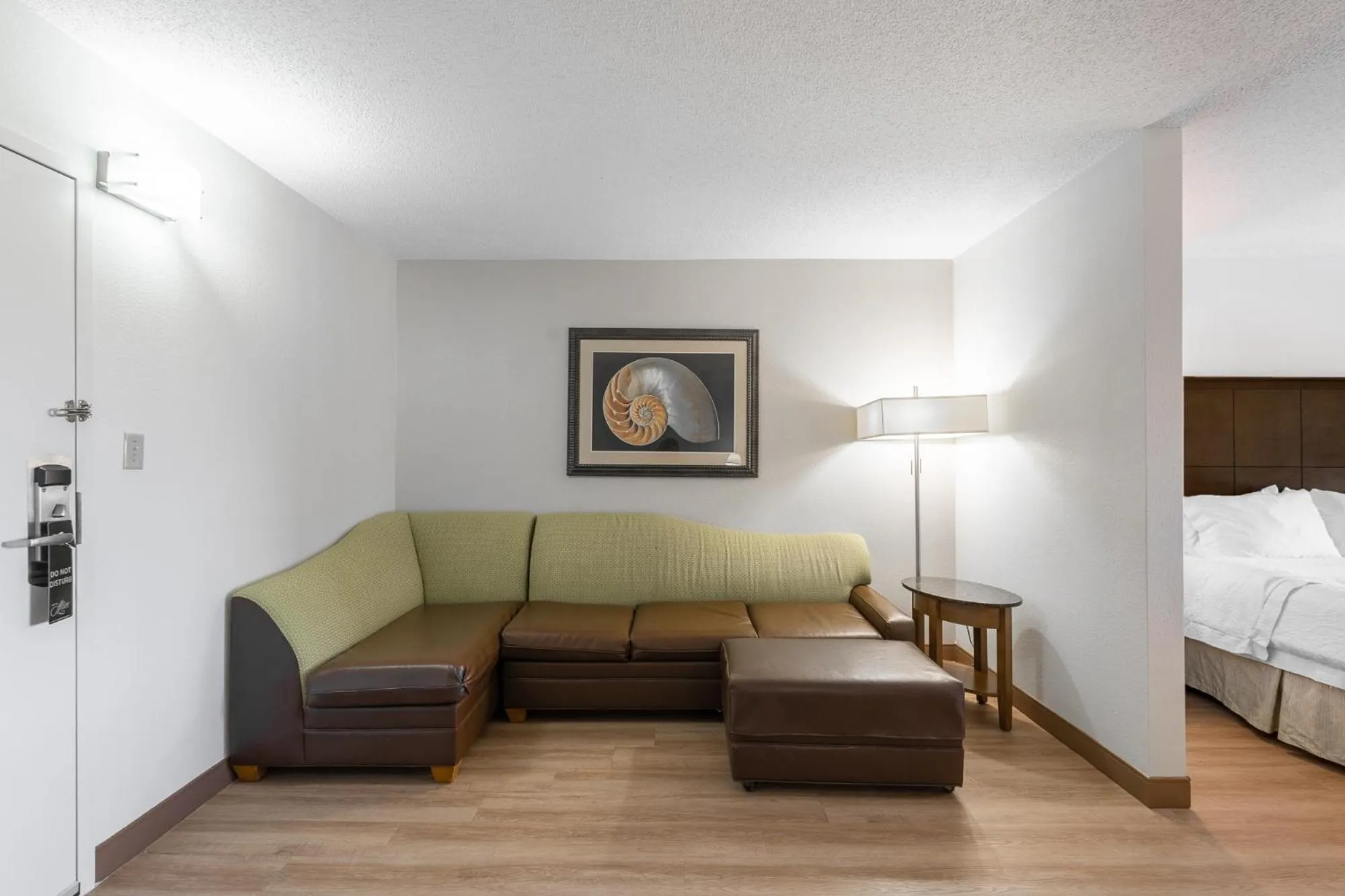 Seating area, Bed in Hotel Alice