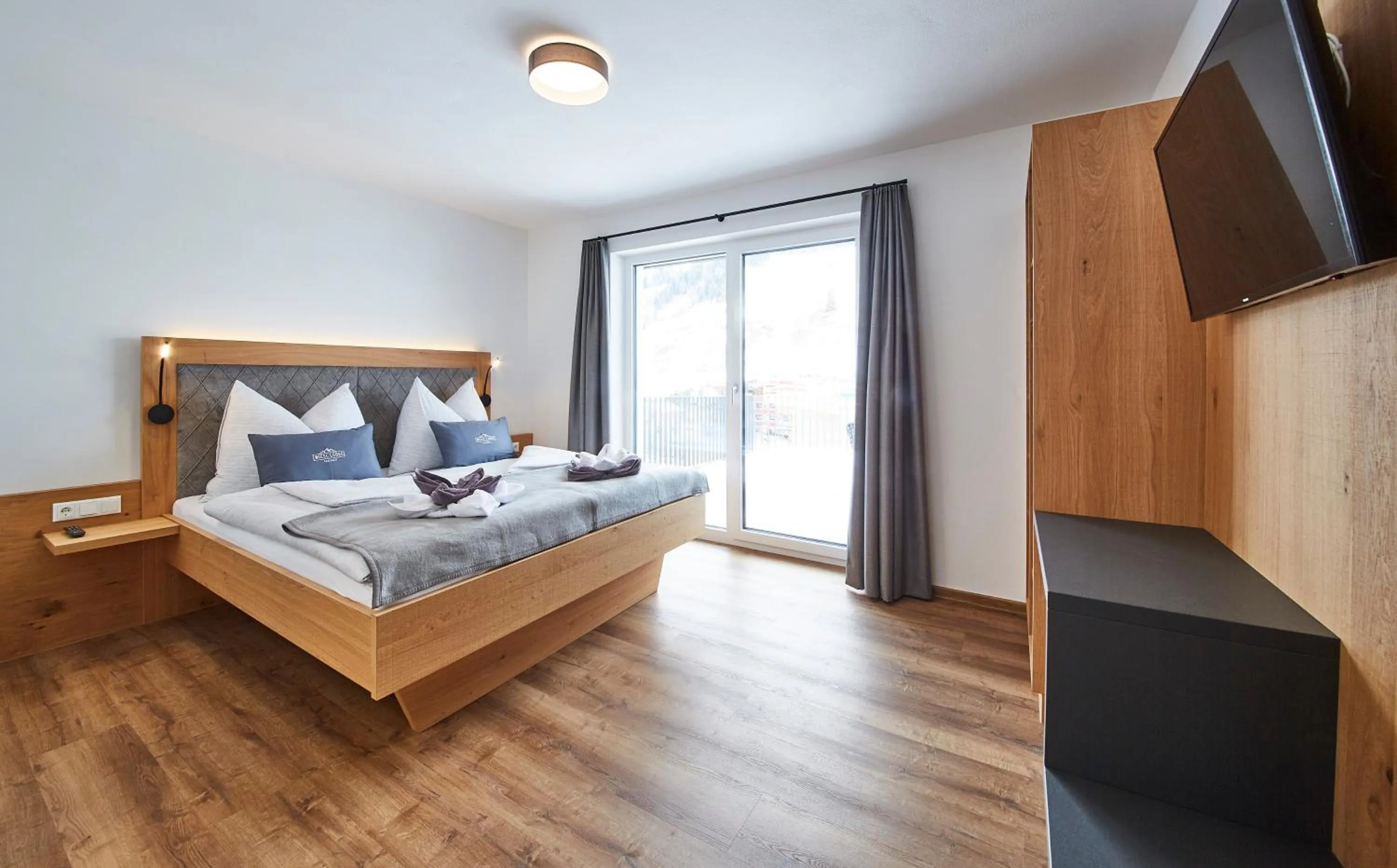 Photo of the whole room, Bed in Wiesl Lodge Saalbach