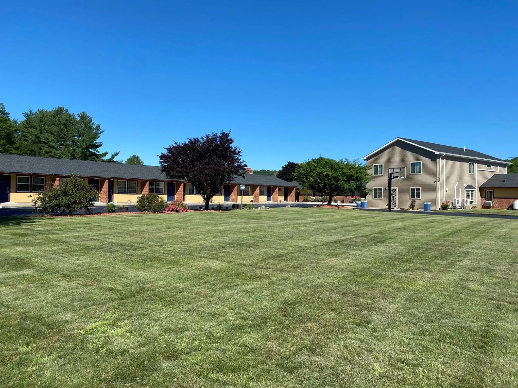 Property building in Quiet Corner Inn