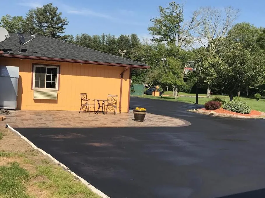 Property building in Quiet Corner Inn