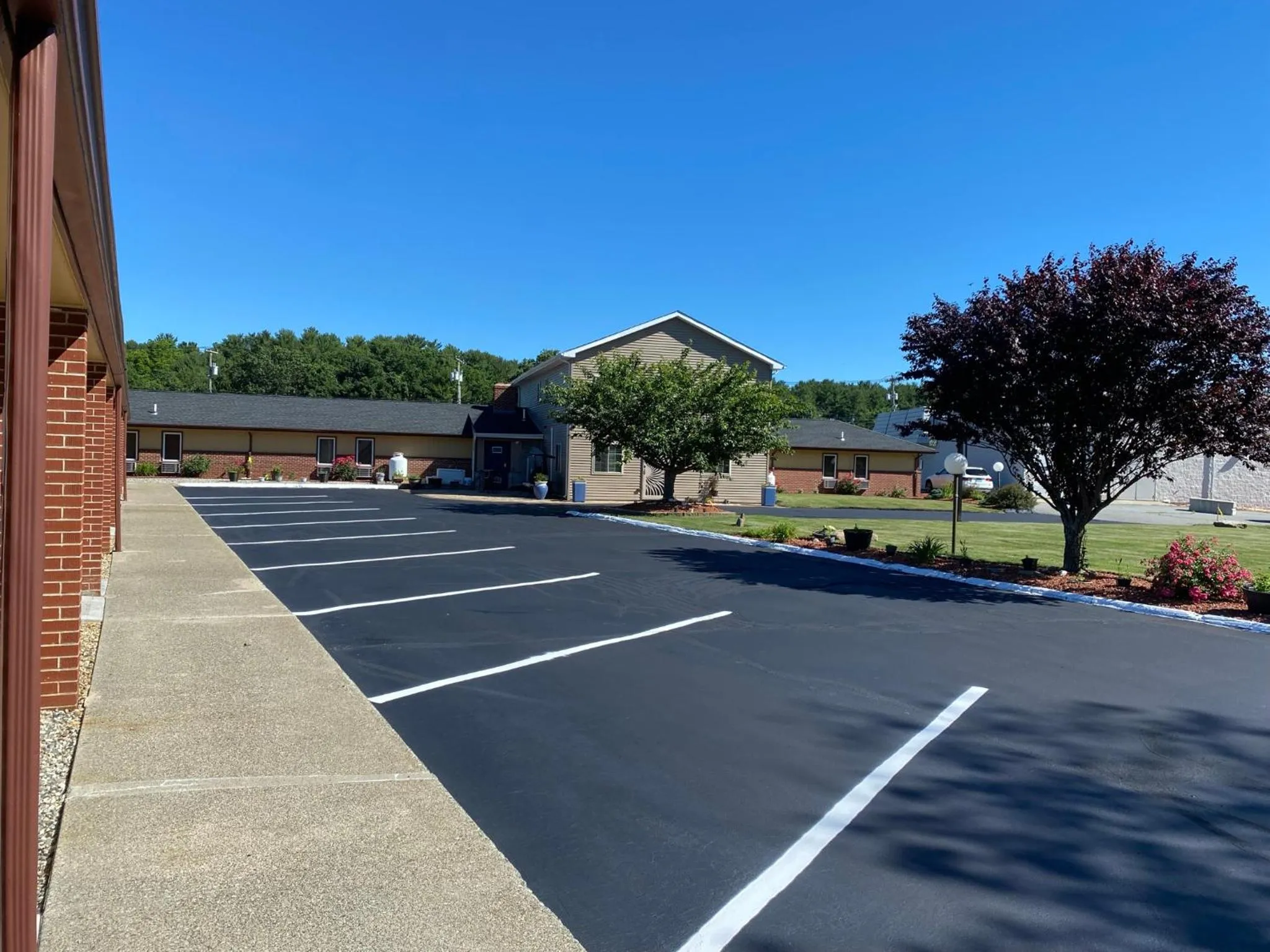 Parking in Quiet Corner Inn