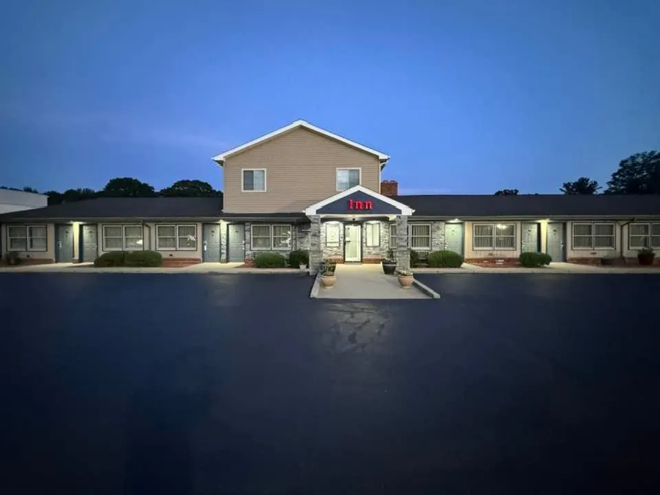 Property building in Quiet Corner Inn