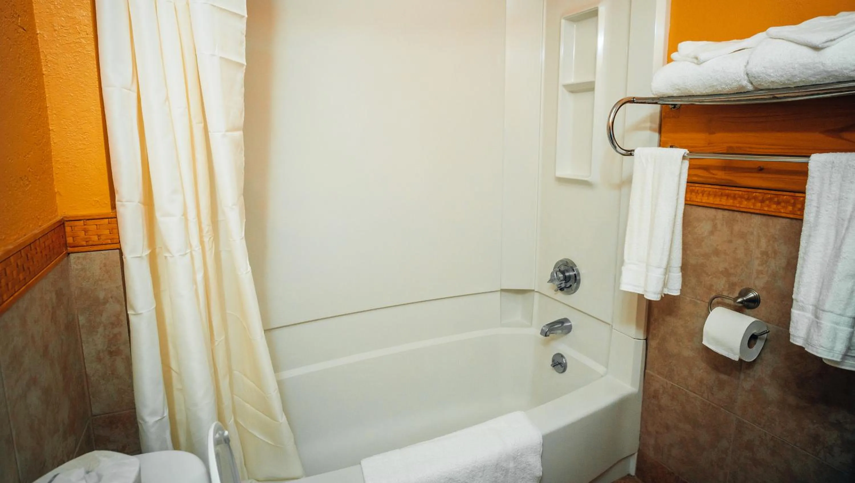 Bathroom in Quiet Corner Inn