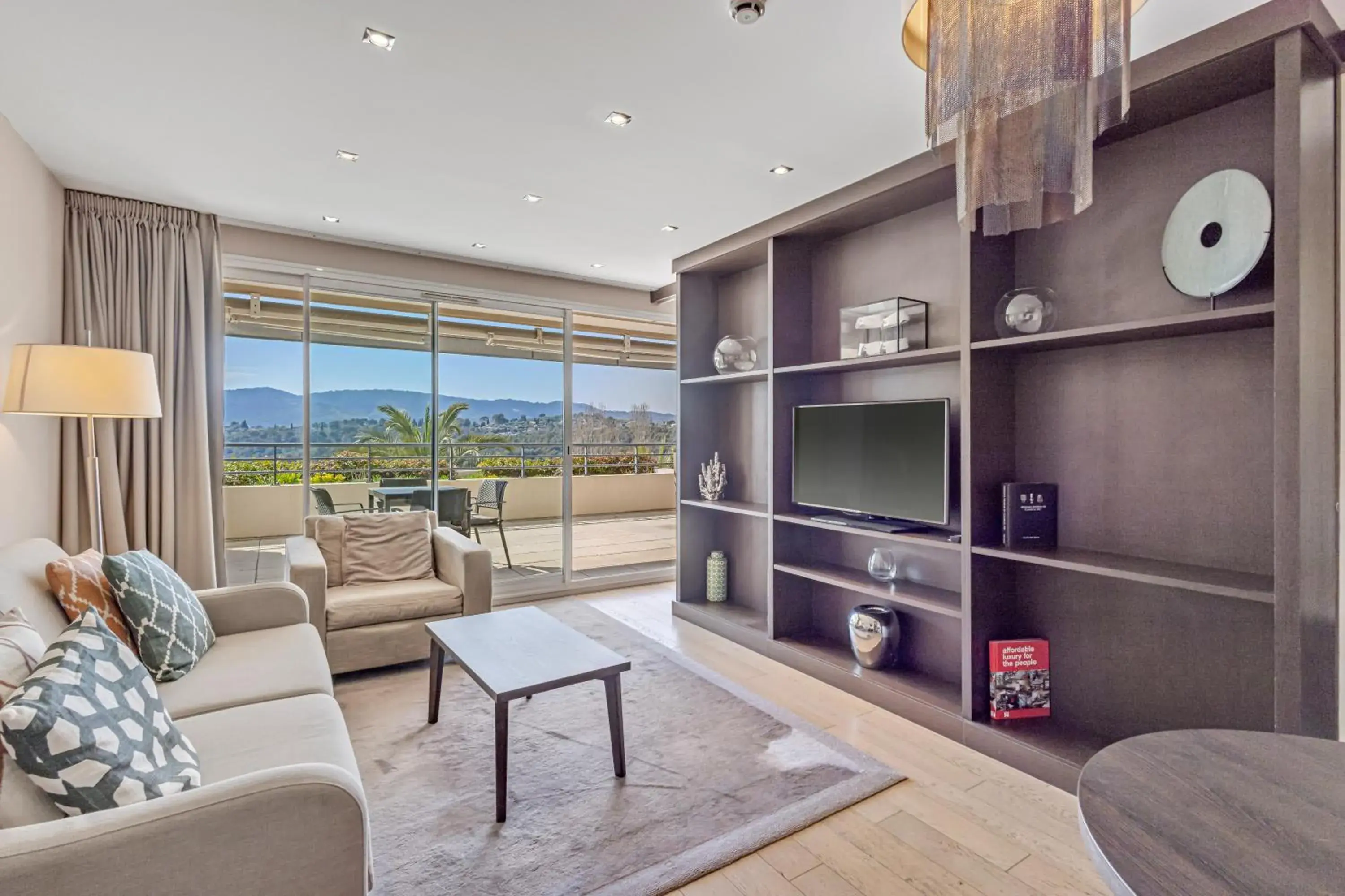 Prestige Suite in Royal Mougins Golf, Hotel & Spa de Luxe Prestige Suite in Royal Mougins Golf, Hotel & Spa de Luxe