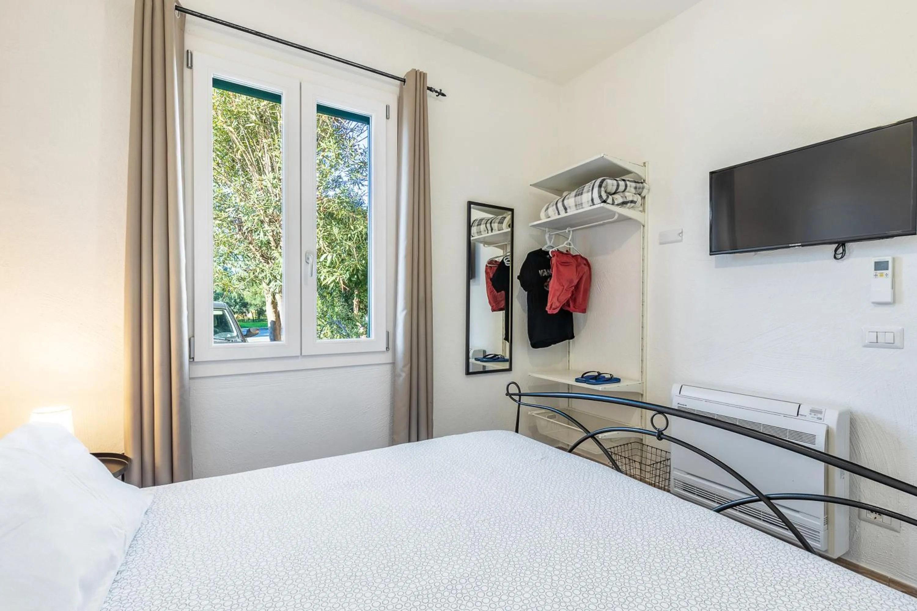 Bed in Acquazzurra Affittacamere