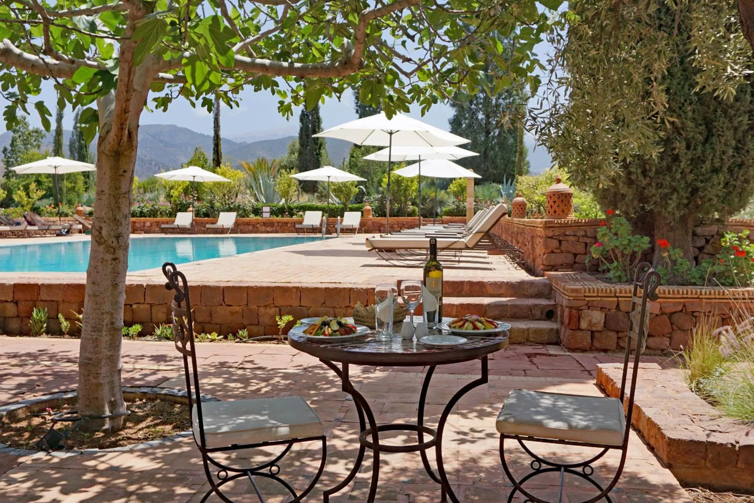 Restaurant/places to eat in Kasbah Angour