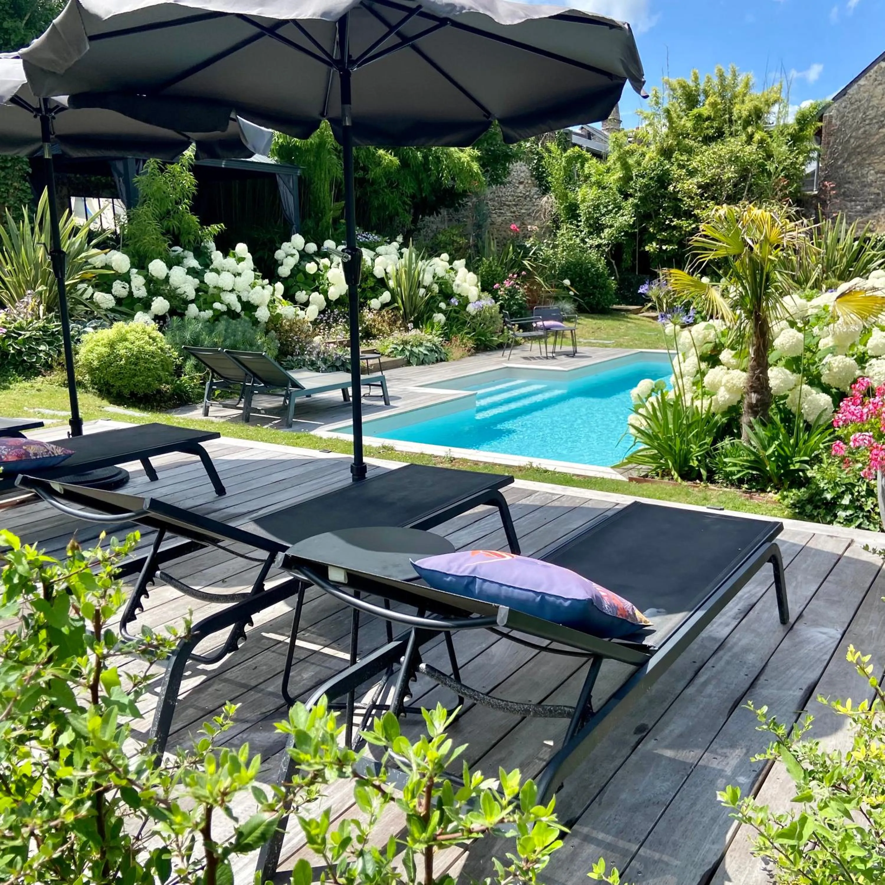 Garden in VILLA DU CEDRE Honfleur