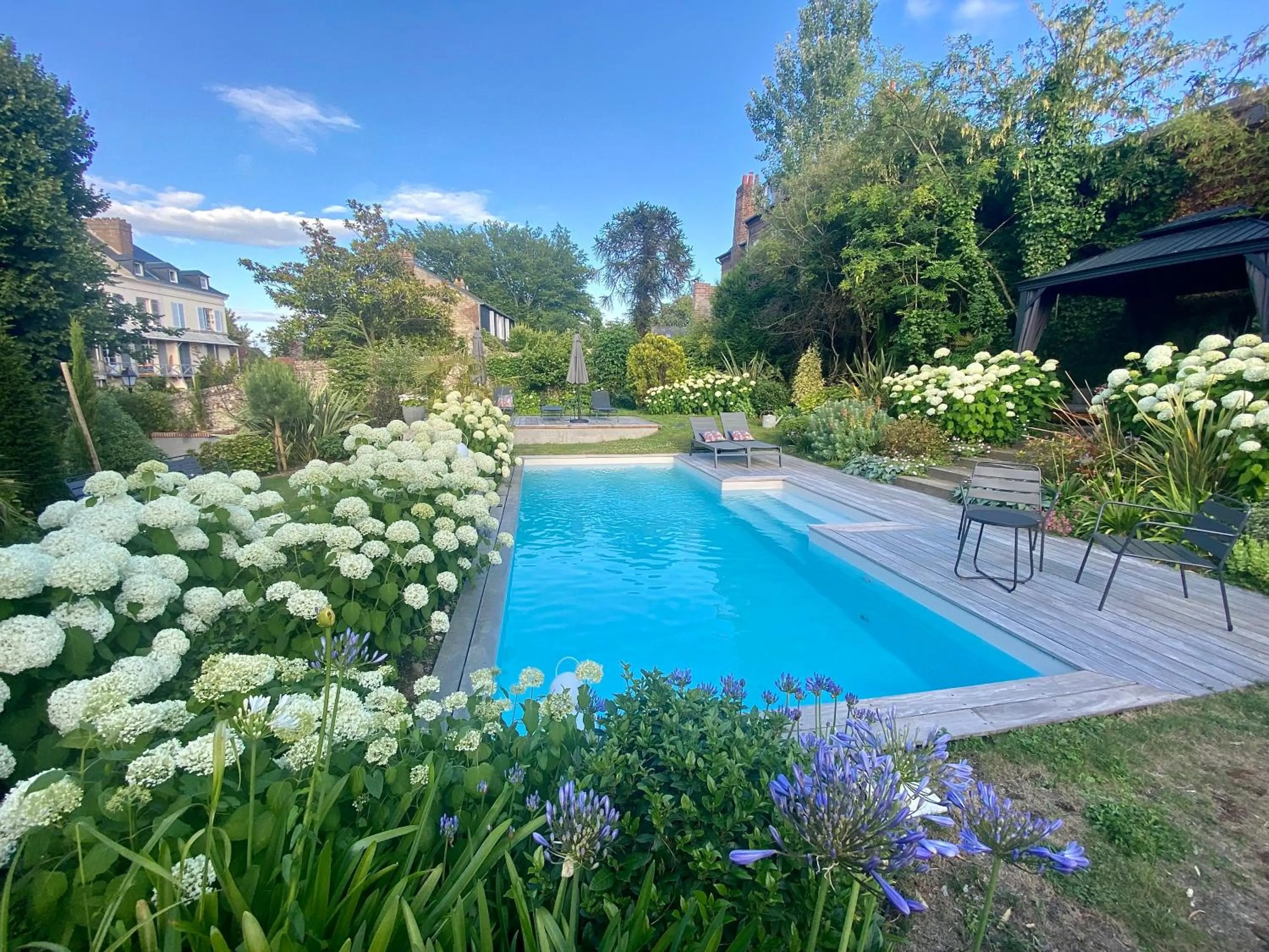 Swimming pool in VILLA DU CEDRE Honfleur