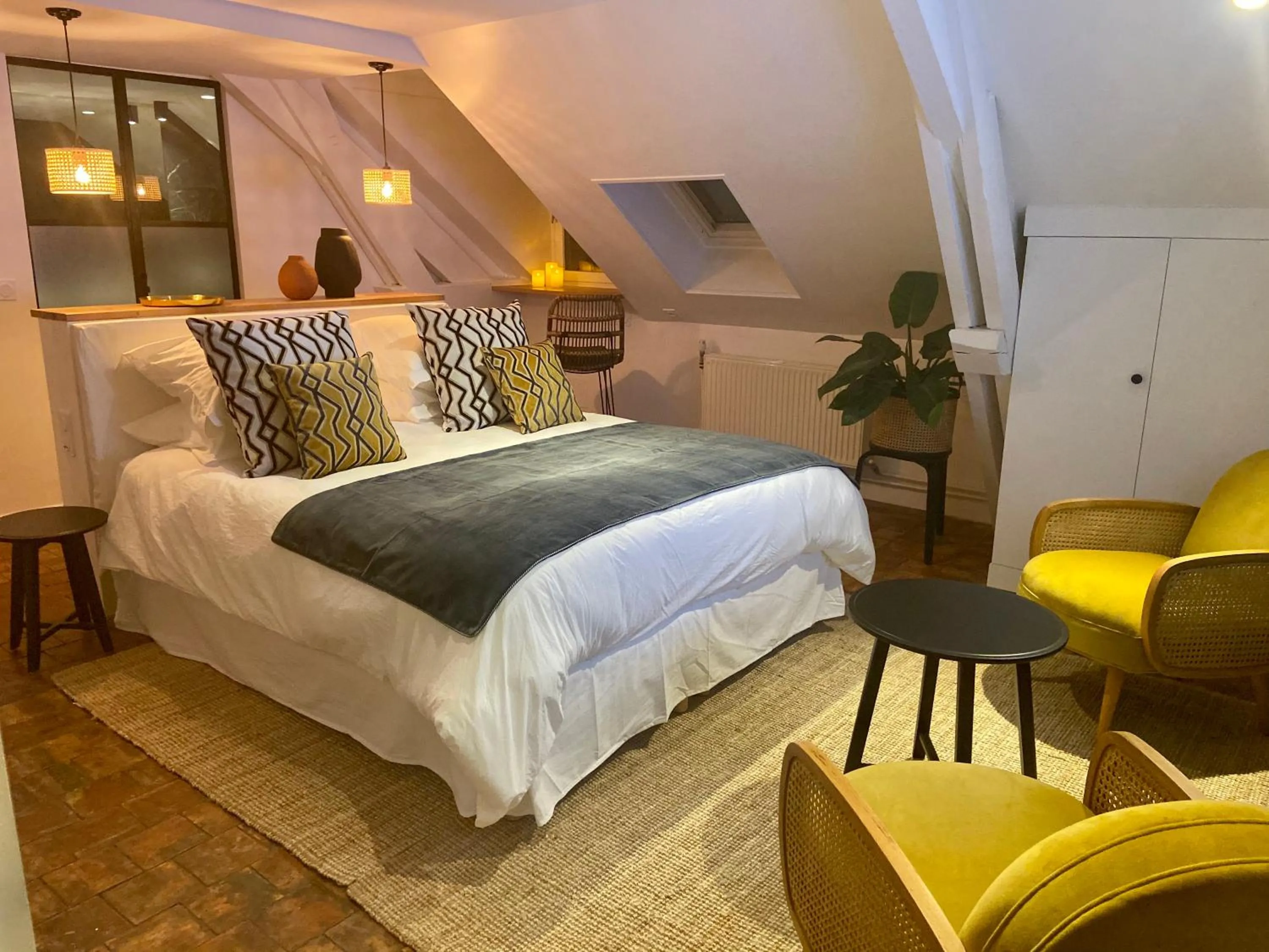Bed in VILLA DU CEDRE Honfleur