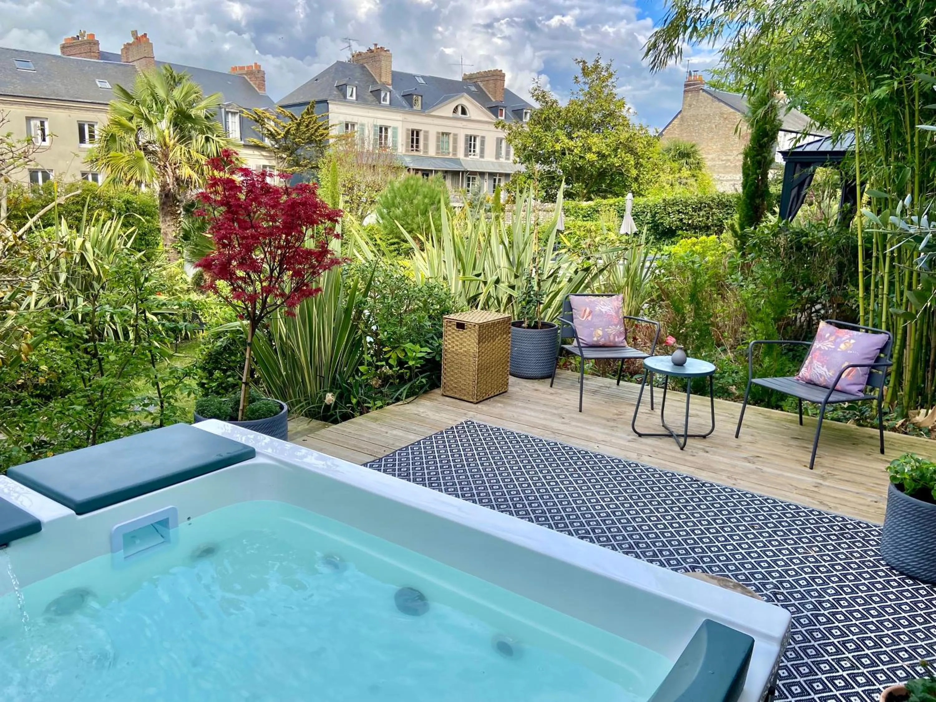 Hot Tub in VILLA DU CEDRE Honfleur