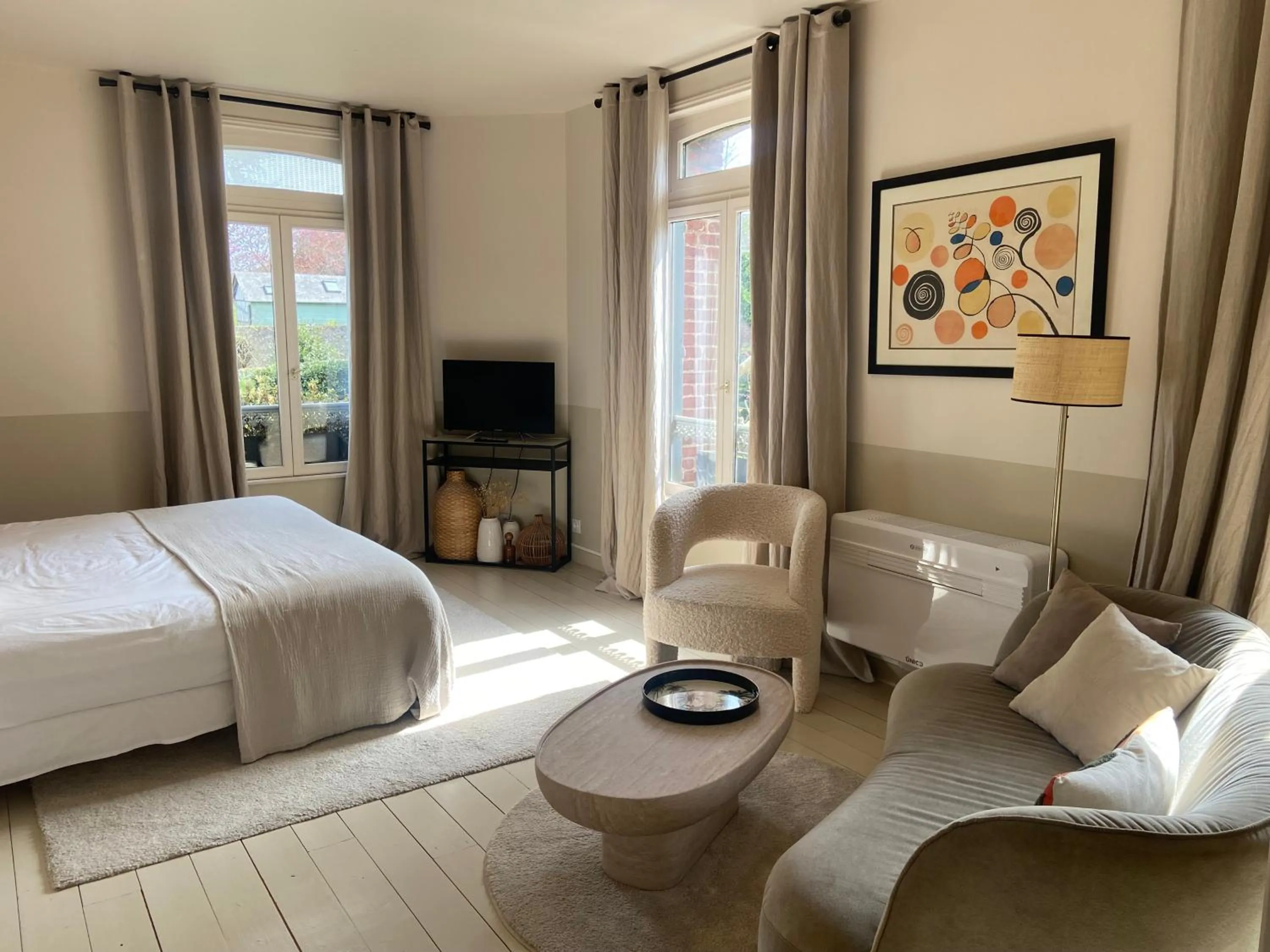 Bedroom, Bed in VILLA DU CEDRE Honfleur