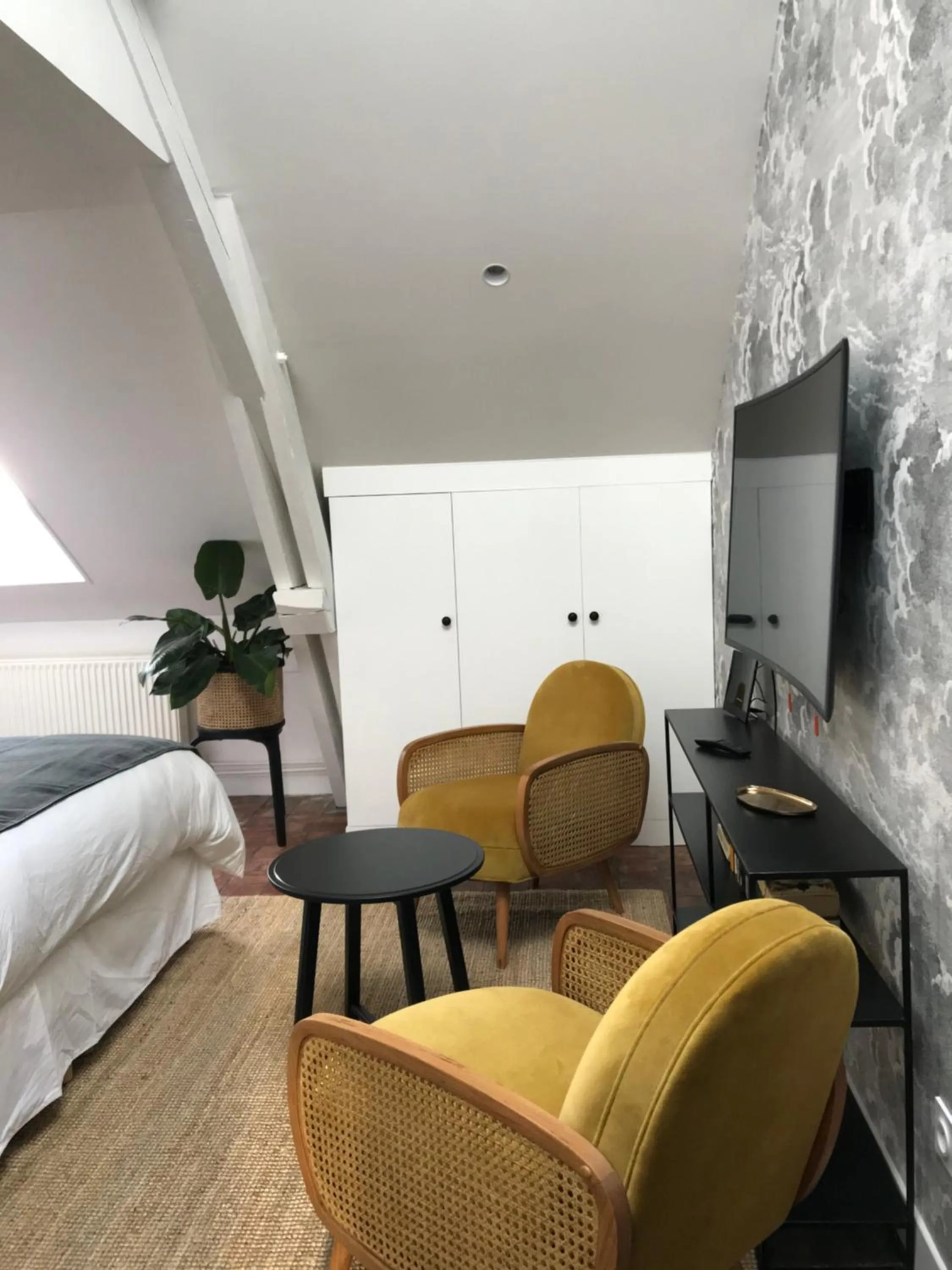 Decorative detail, Bed in VILLA DU CEDRE Honfleur