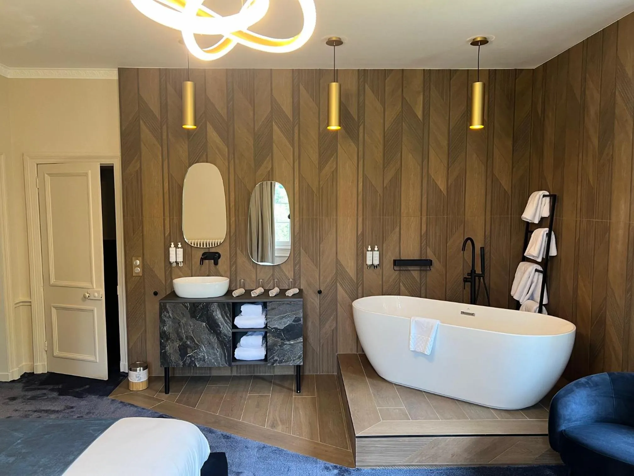 Bed in Château de la Bribourdière