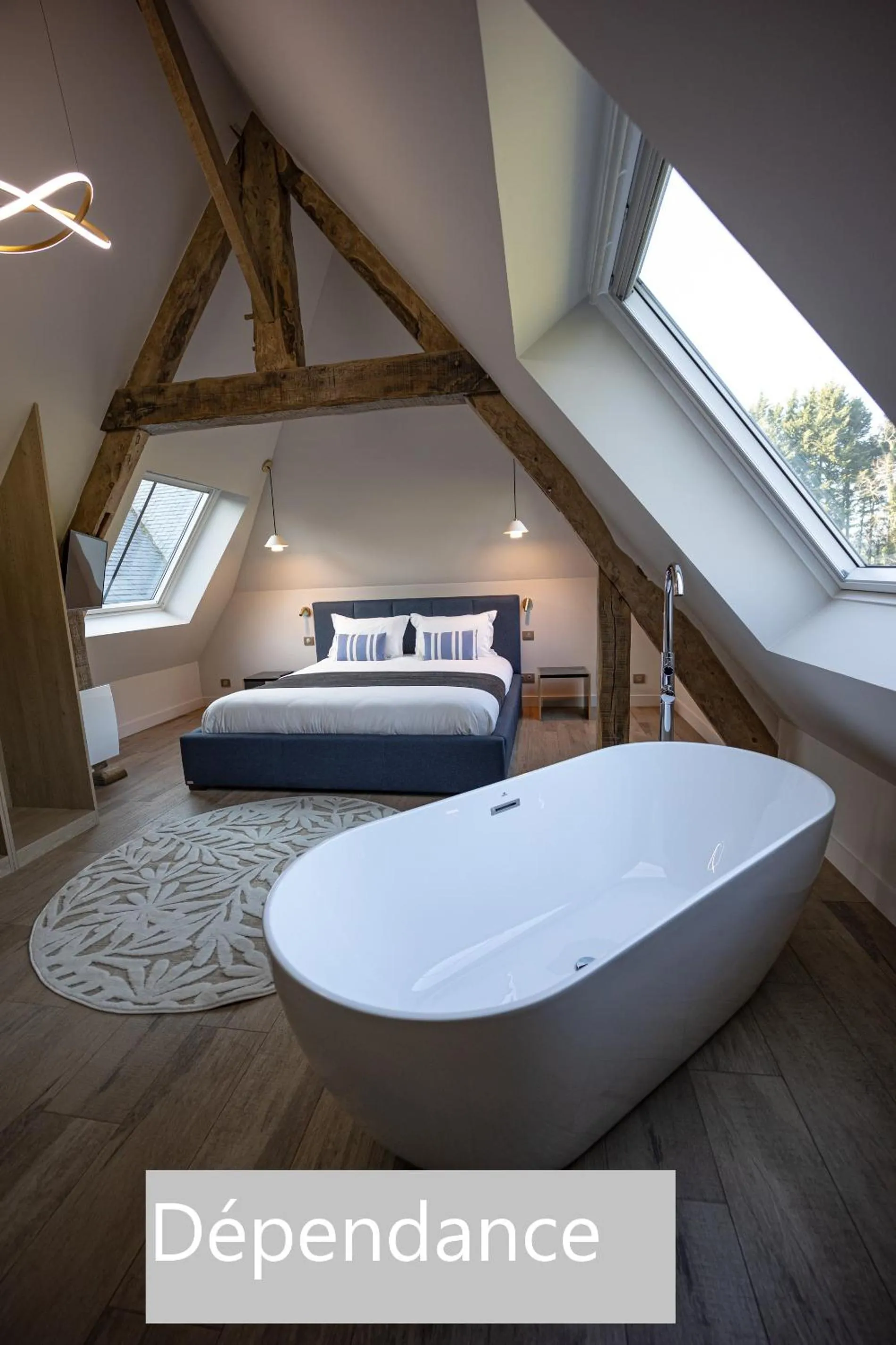 Bed in Château de la Bribourdière